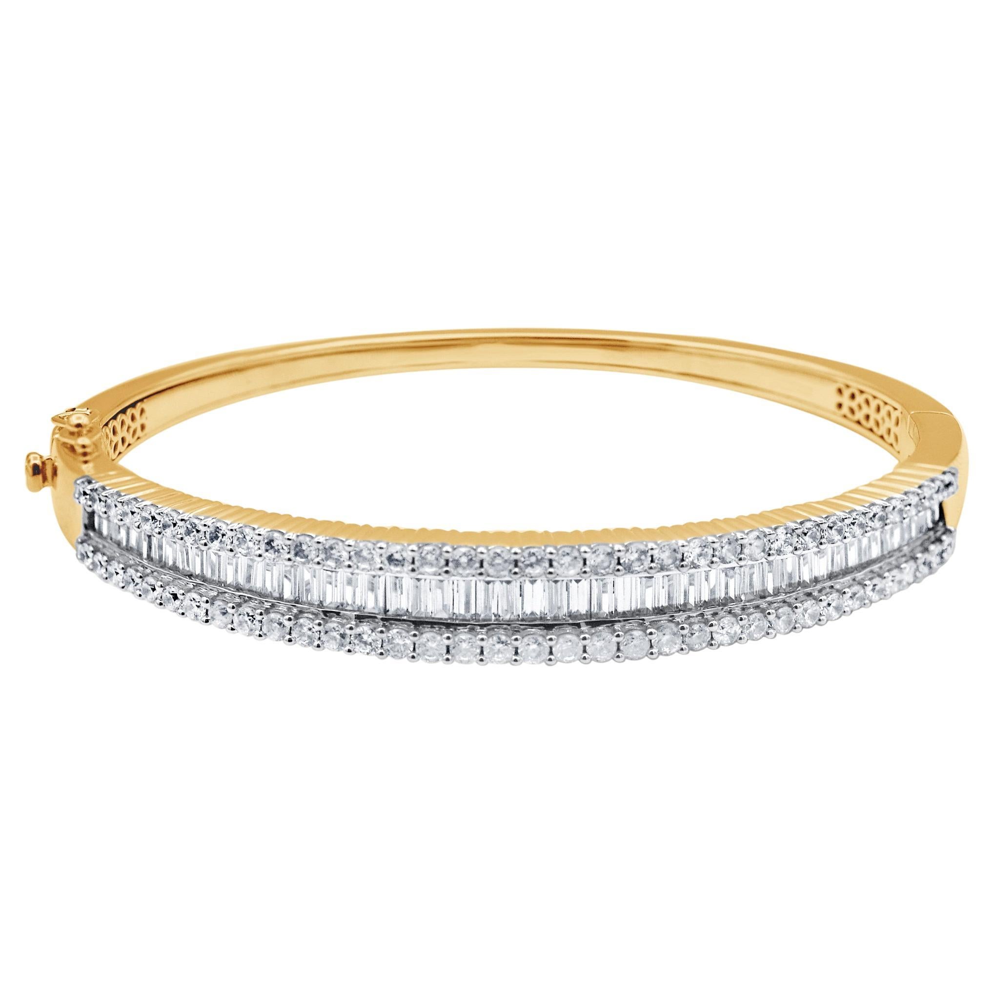 TJD 5.0 Ct Natural Round & Baguette Diamond Bangle Bracelet in 18KT Yellow Gold For Sale
