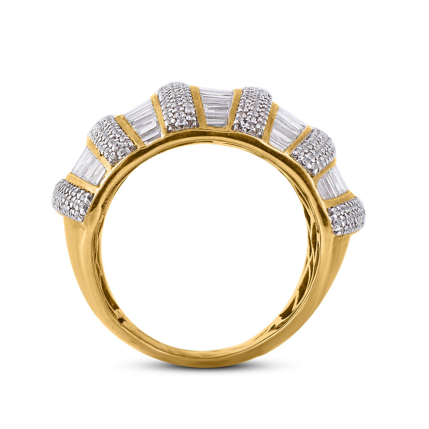 Bague designer en or jaune 14 carats avec diamants ronds et baguettes de 5,00 carats TJD Neuf - En vente à New York, NY