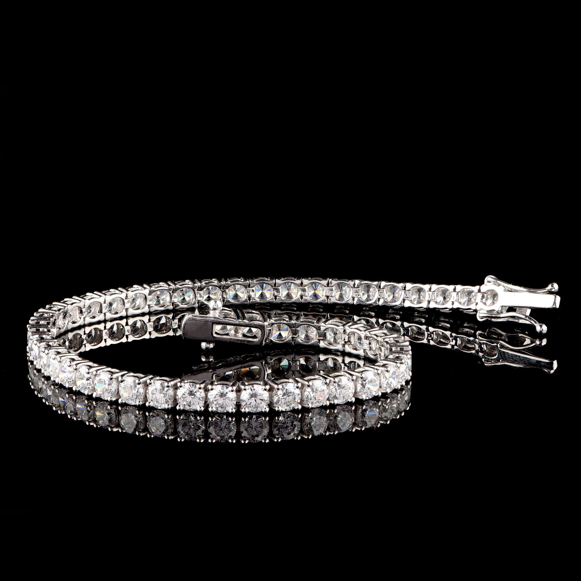 TJD 8.00 Carat Diamond 14 Karat White Gold Prong Set Classic Tennis Bracelet In New Condition For Sale In New York, NY