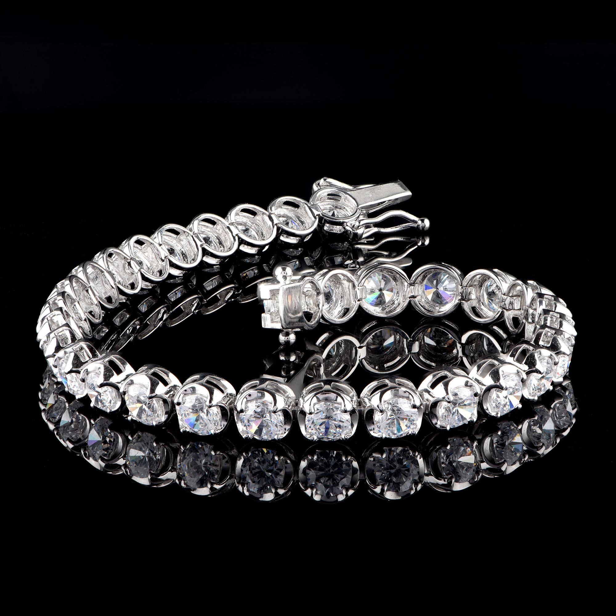 Contemporain TJD Bracelet tennis classique en or blanc 14 carats avec diamants de 9,00 carats en vente