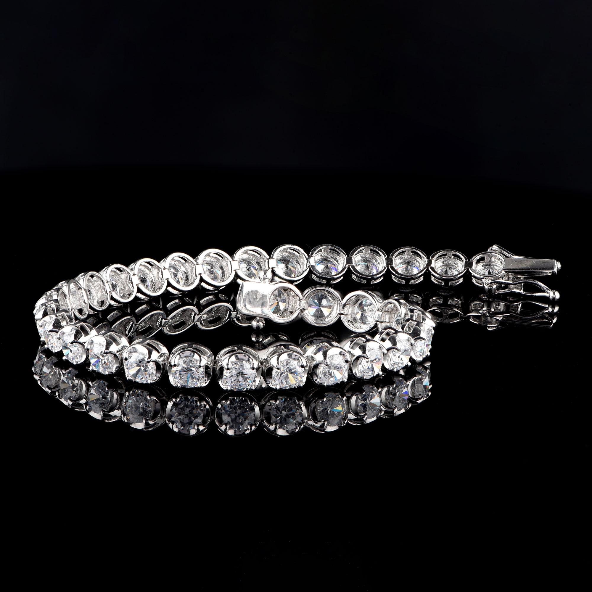 Taille ronde TJD Bracelet tennis classique en or blanc 14 carats avec diamants de 9,00 carats en vente
