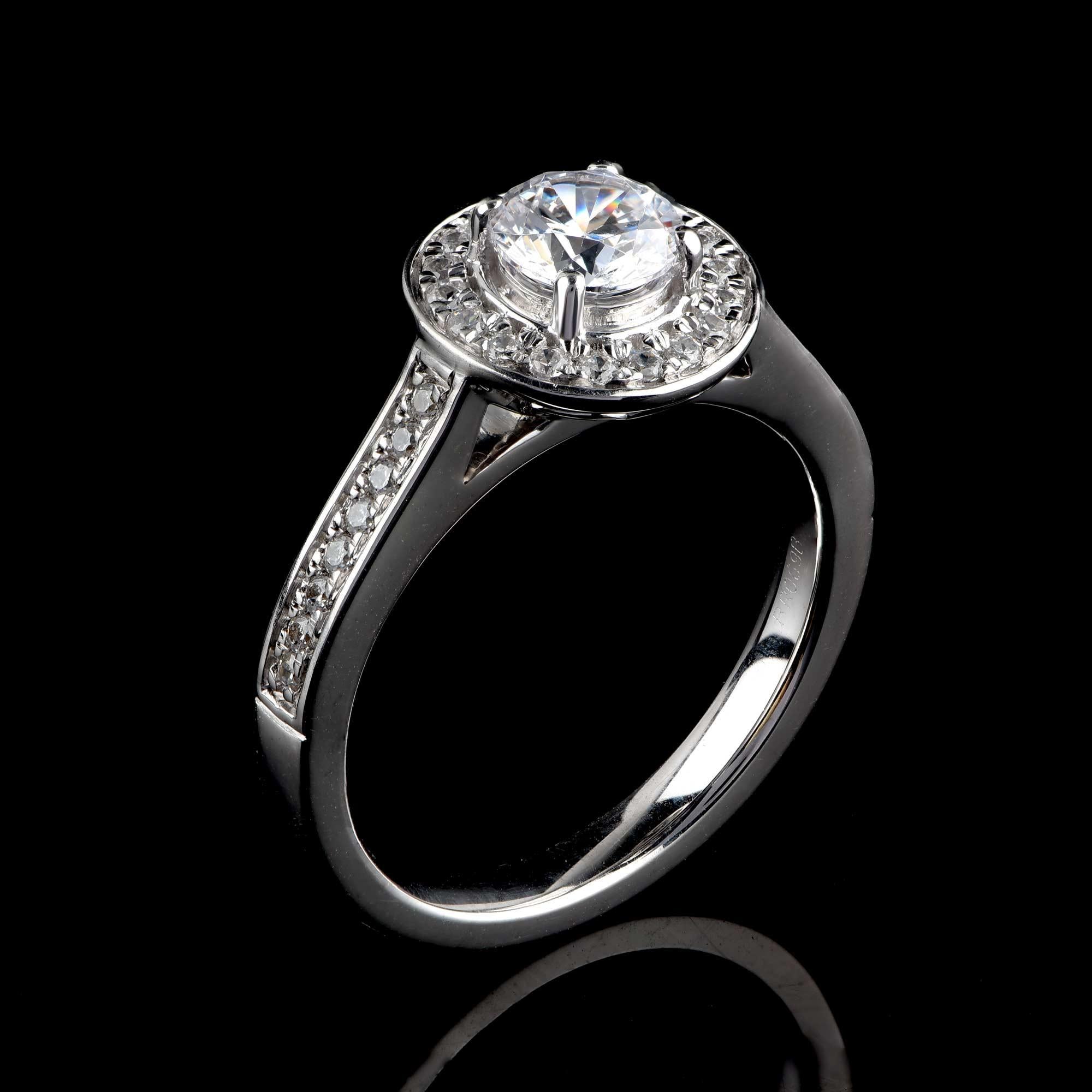 TJD Verlobungsring mit GIA-zertifiziertem 1,00 Karat Diamant-Halo aus 18 Karat Weißgold (Rundschliff) im Angebot