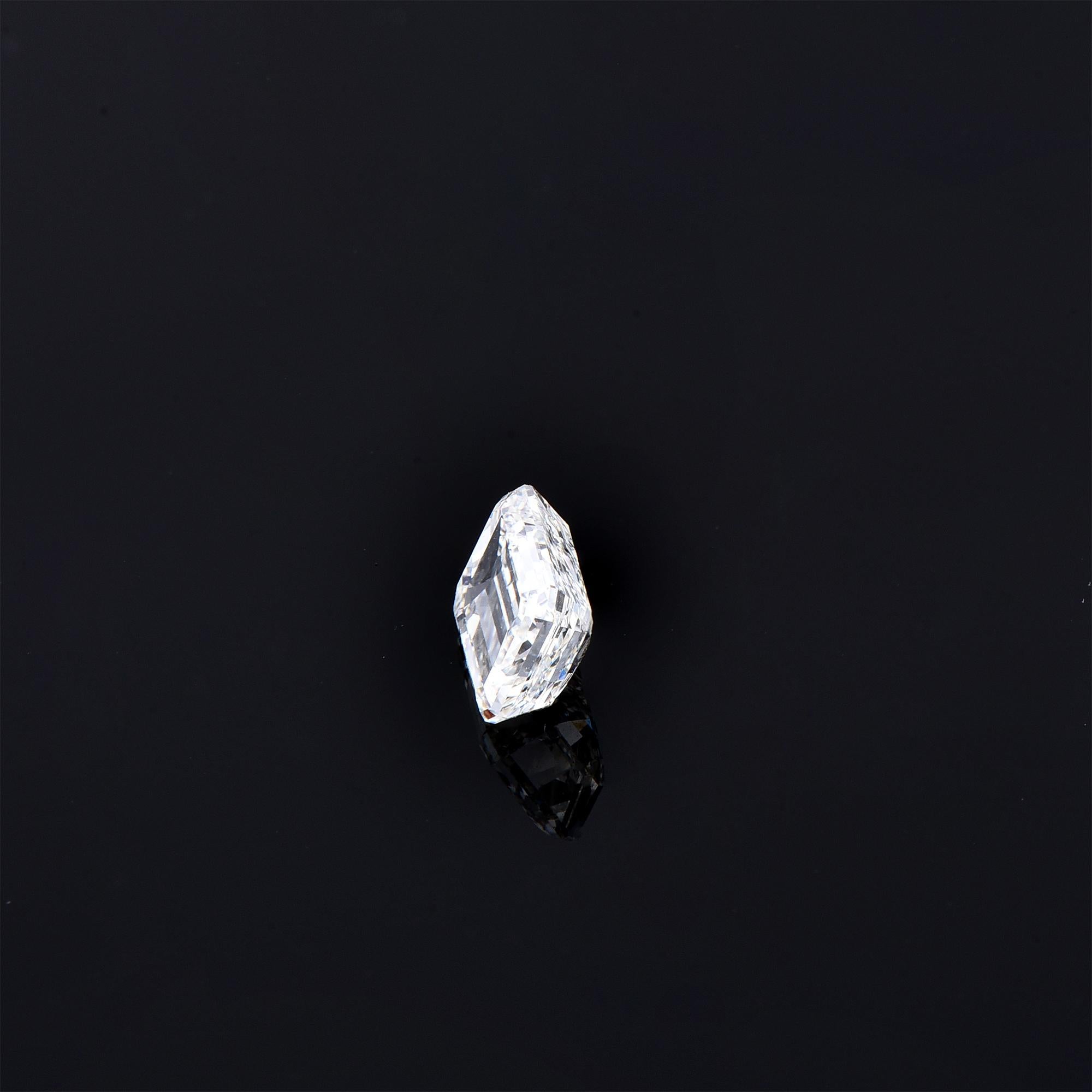 Moderno TJD GIA Certified 1,01 Carat Emerald Cut Loose Diamond, J Color IF ClarityTJD GI in vendita