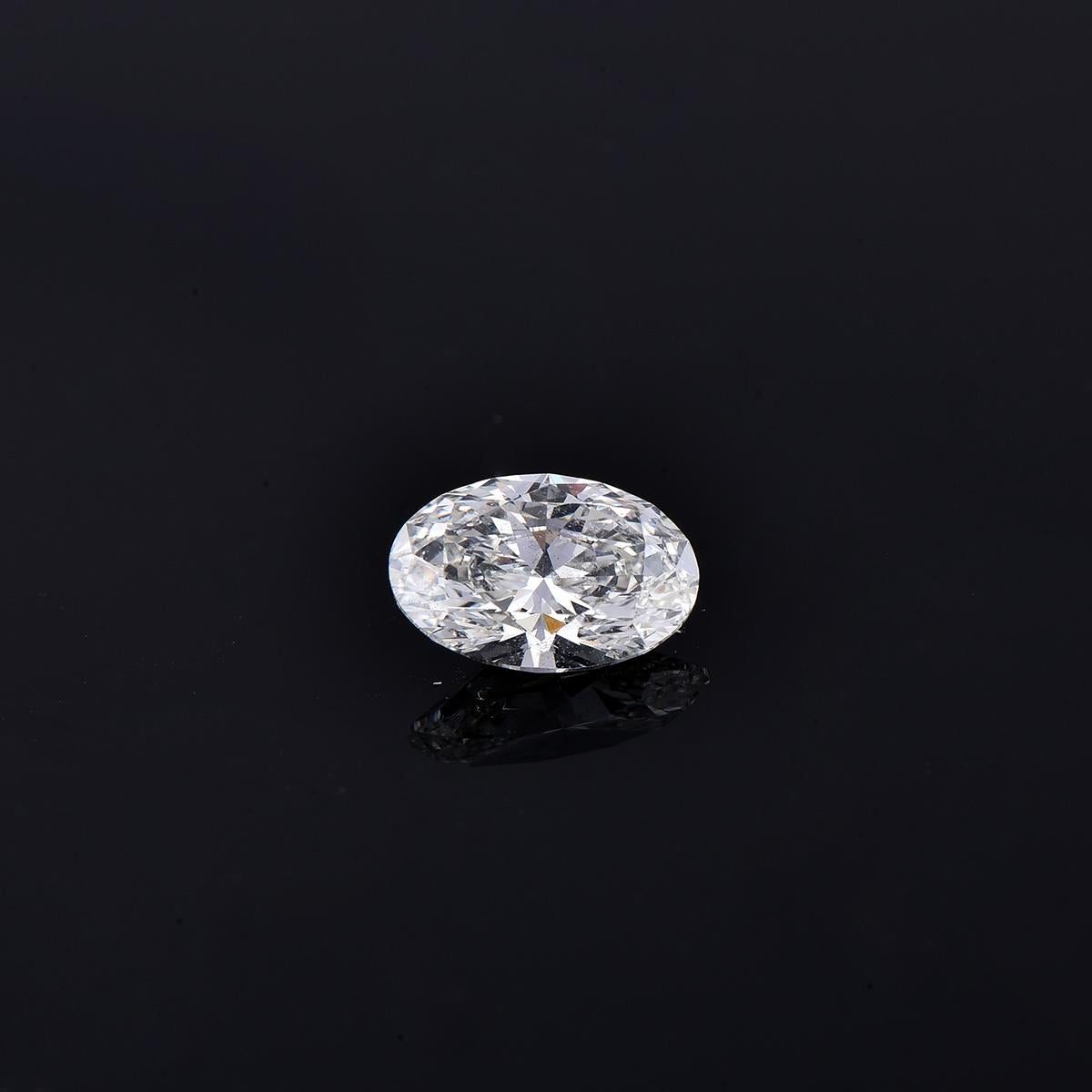 Peso: 1,02ct
Taglio: Brillante ovale
Colore: K
Chiarezza: IF                                                               
Polacco: EX
Symm: Molto buono                                                                                                