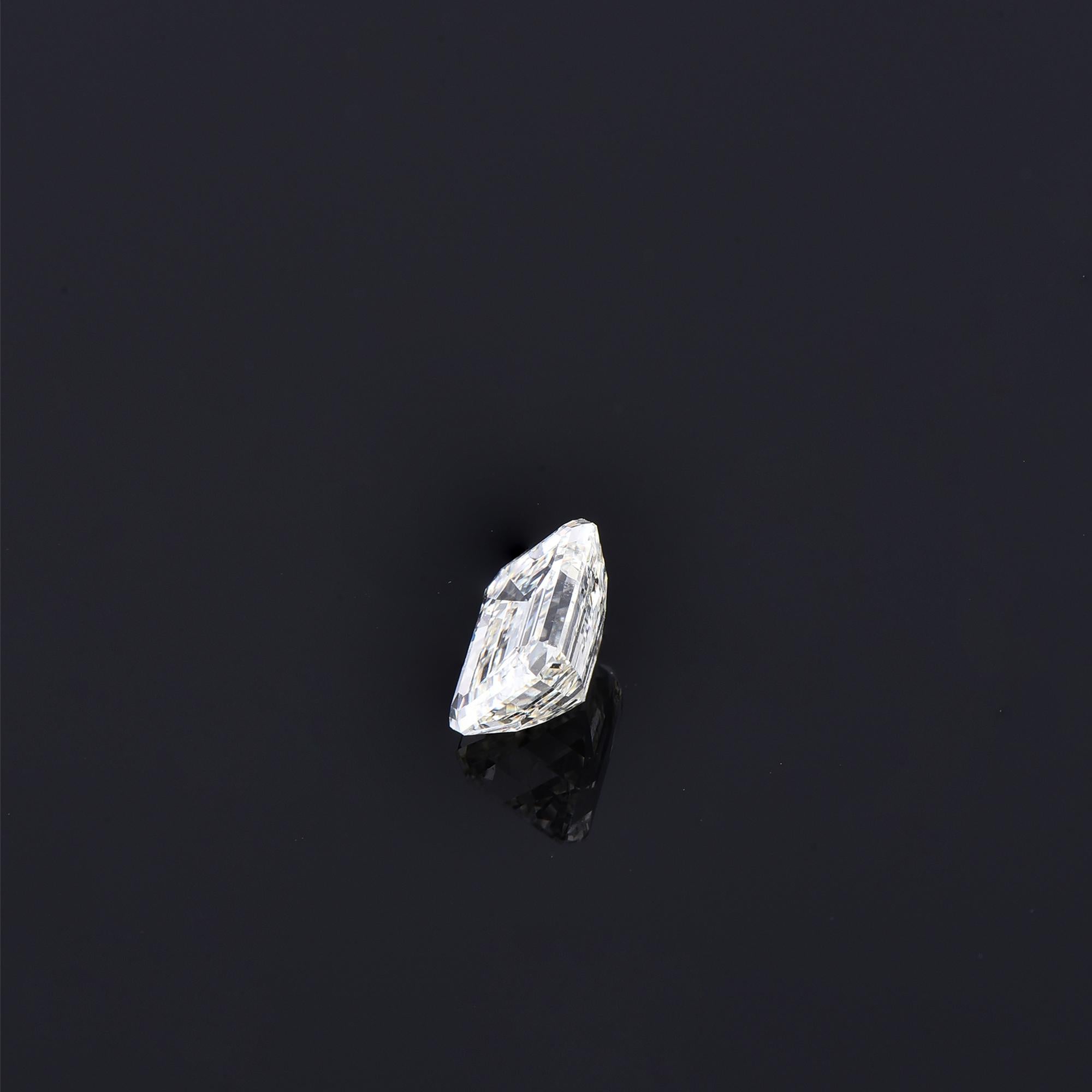 Moderne Diamant taille émeraude certifié TJD IGI de 1,03 carat, couleur K, pureté IF en vente