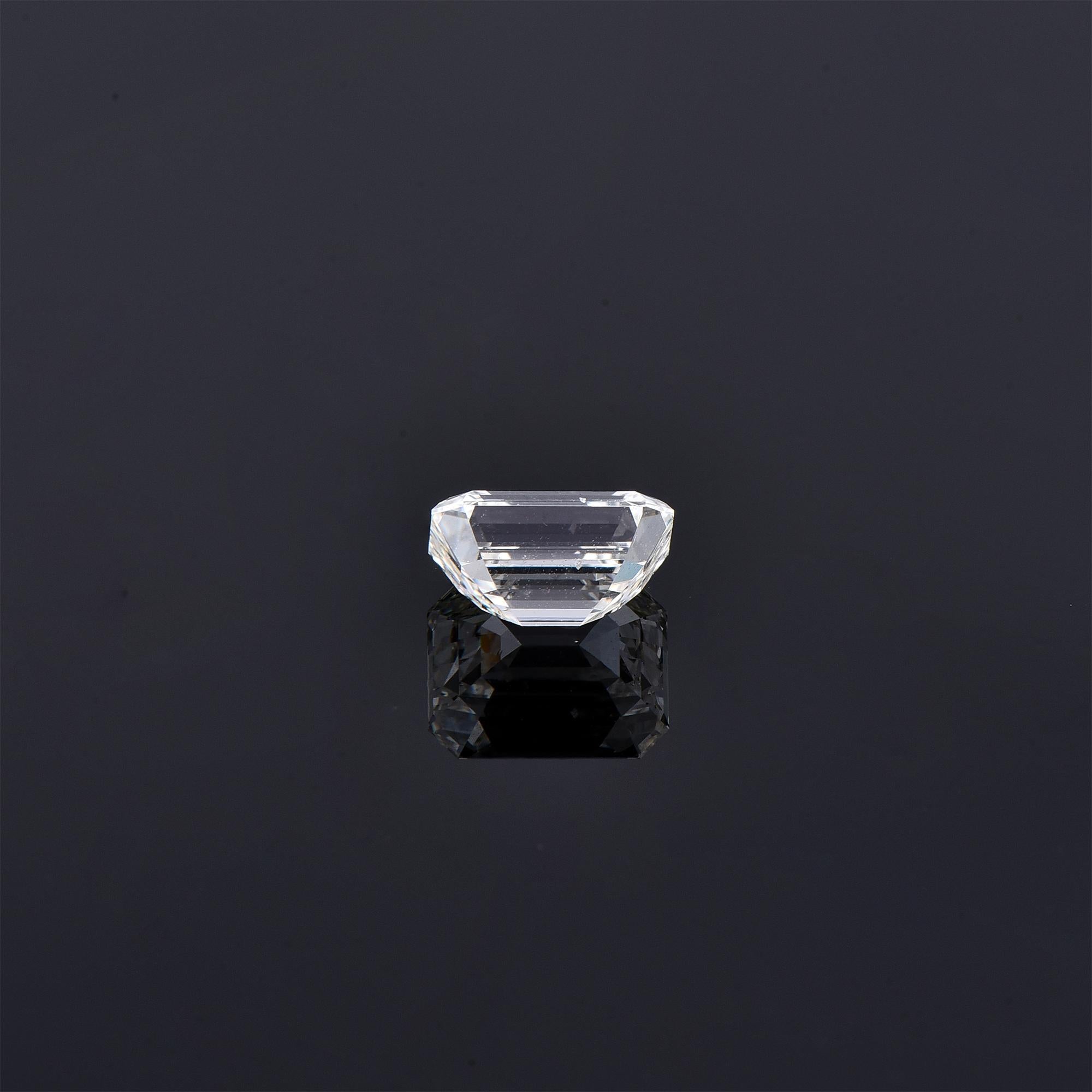 Moderne Diamant libre certifié TJD IGI de 1,03 carat de taille émeraude, couleur K, pureté IF en vente