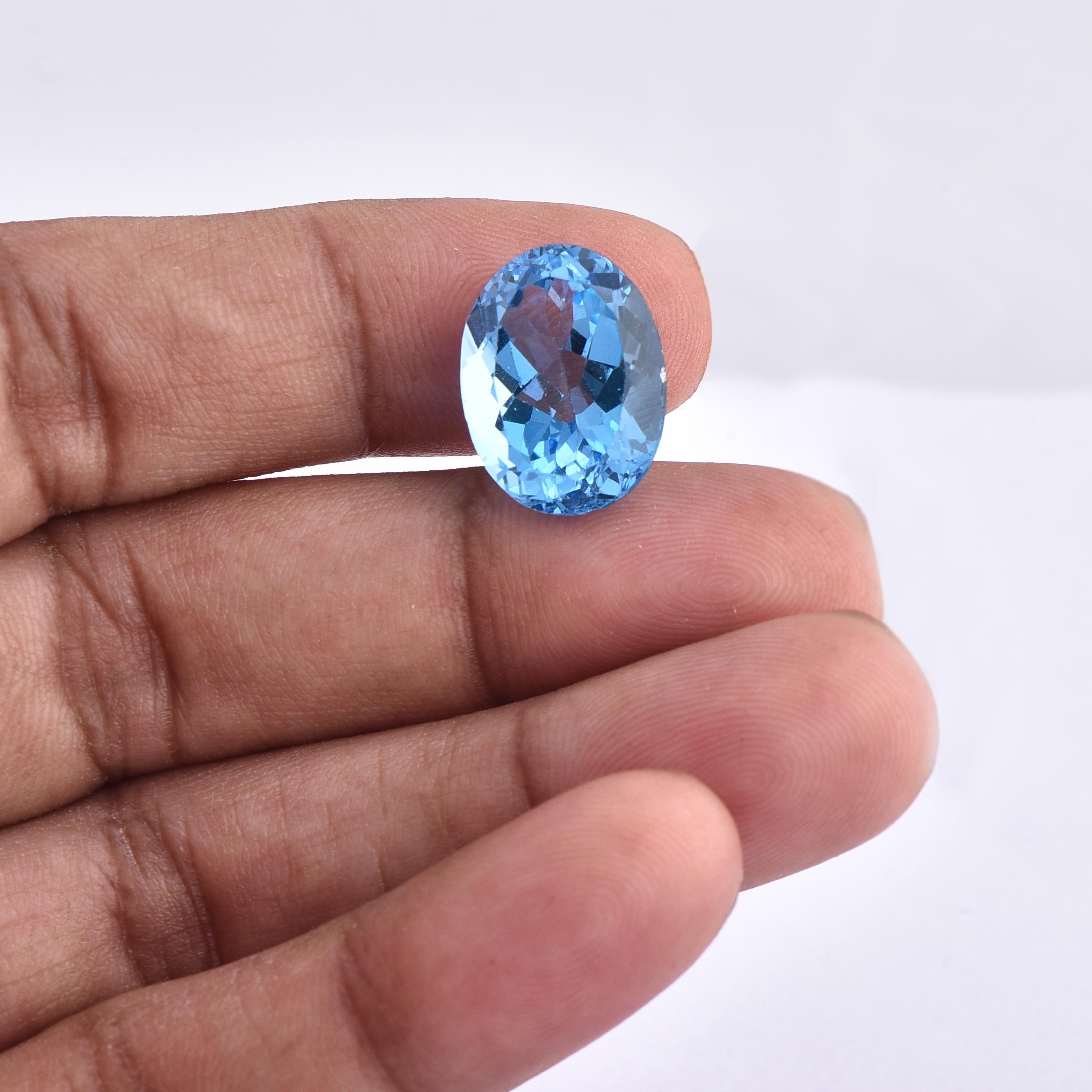 TJD Loose Natural Swiss Blue Topaz 11.59ct Oval Shape Gemstone for Any Jewellery In New Condition For Sale In New York, NY