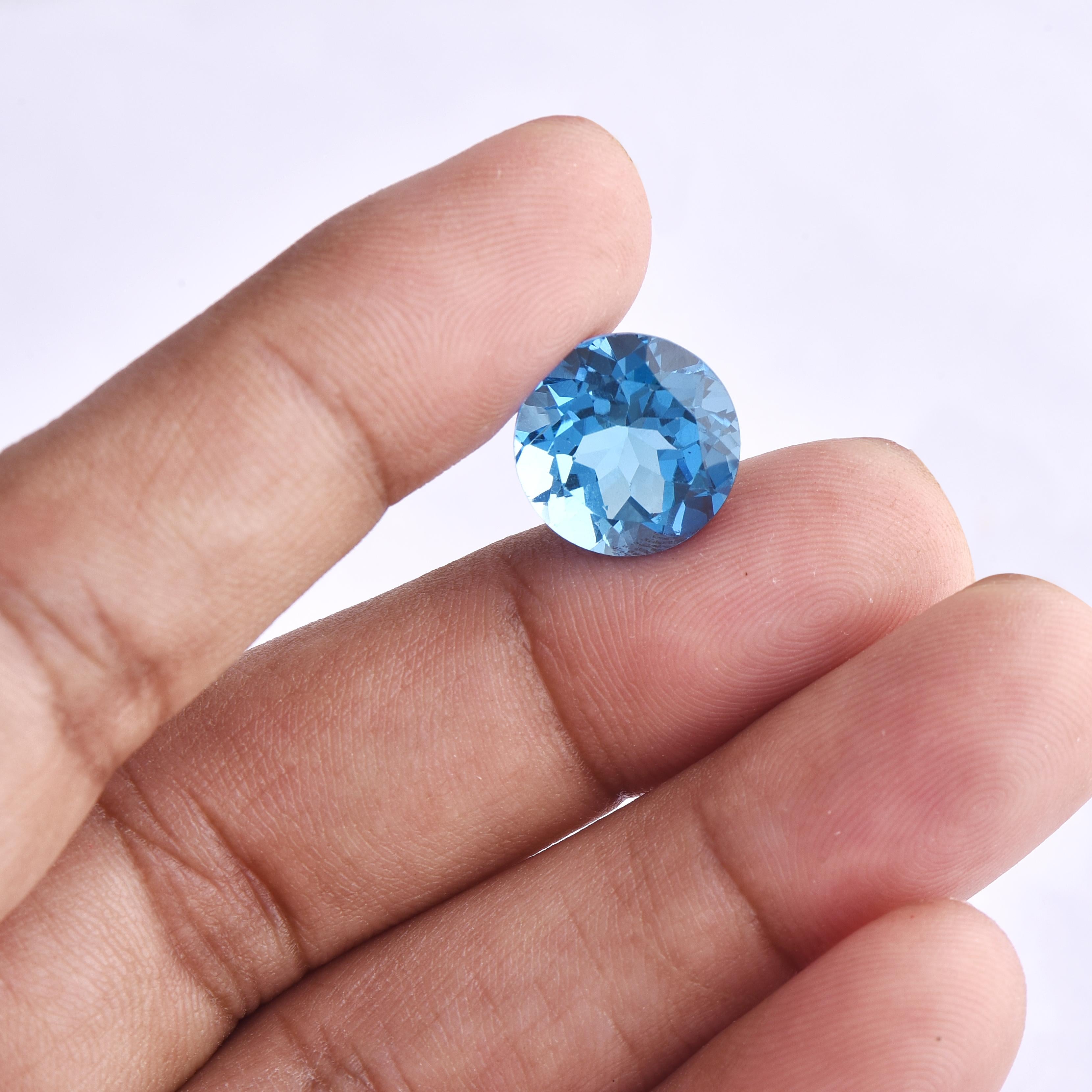 Modern TJD Loose Natural Swiss Blue Topaz 7.80 Cts Round Gemstone for Ring and Pendant For Sale