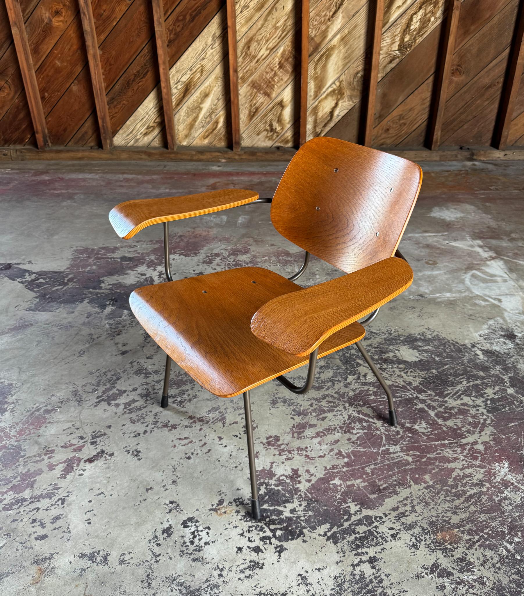 Tjerk Reijenga 8000 Bent Plywood Lounge Chair for Pilastro, Netherlands c.1962 8