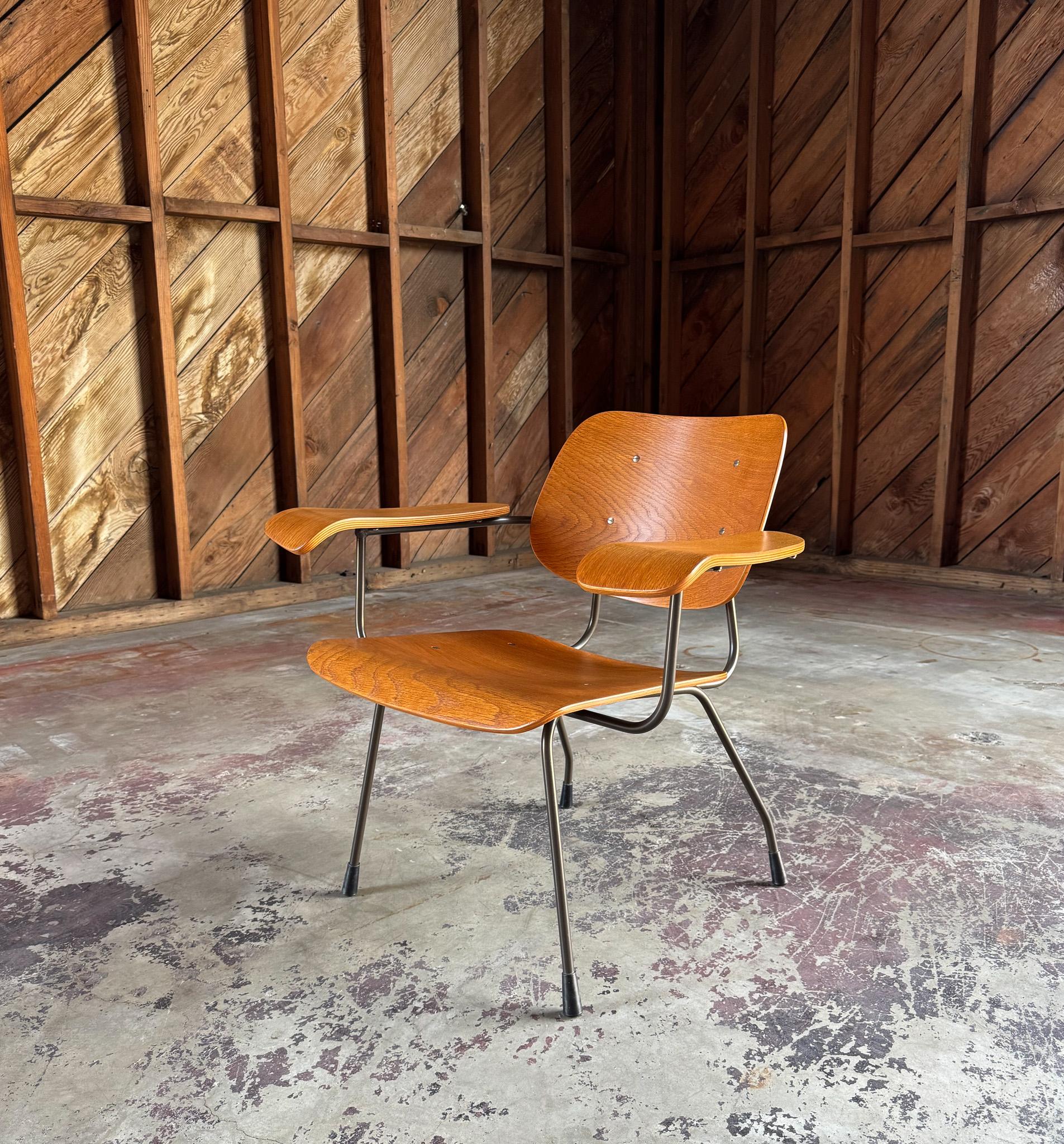 Tjerk Reijenga 8000 Bent Plywood Lounge Chair for Pilastro, Netherlands c.1962. 