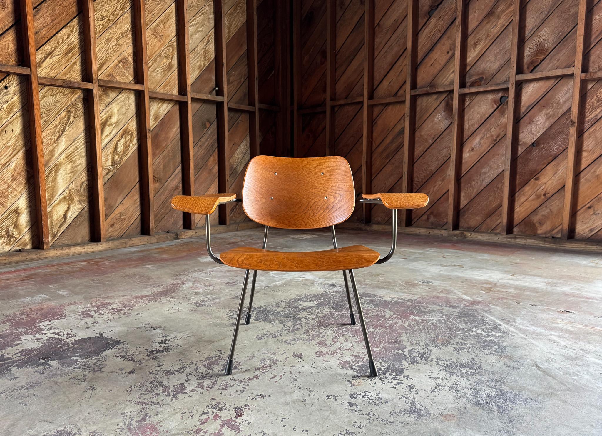 Dutch Tjerk Reijenga 8000 Bent Plywood Lounge Chair for Pilastro, Netherlands c.1962