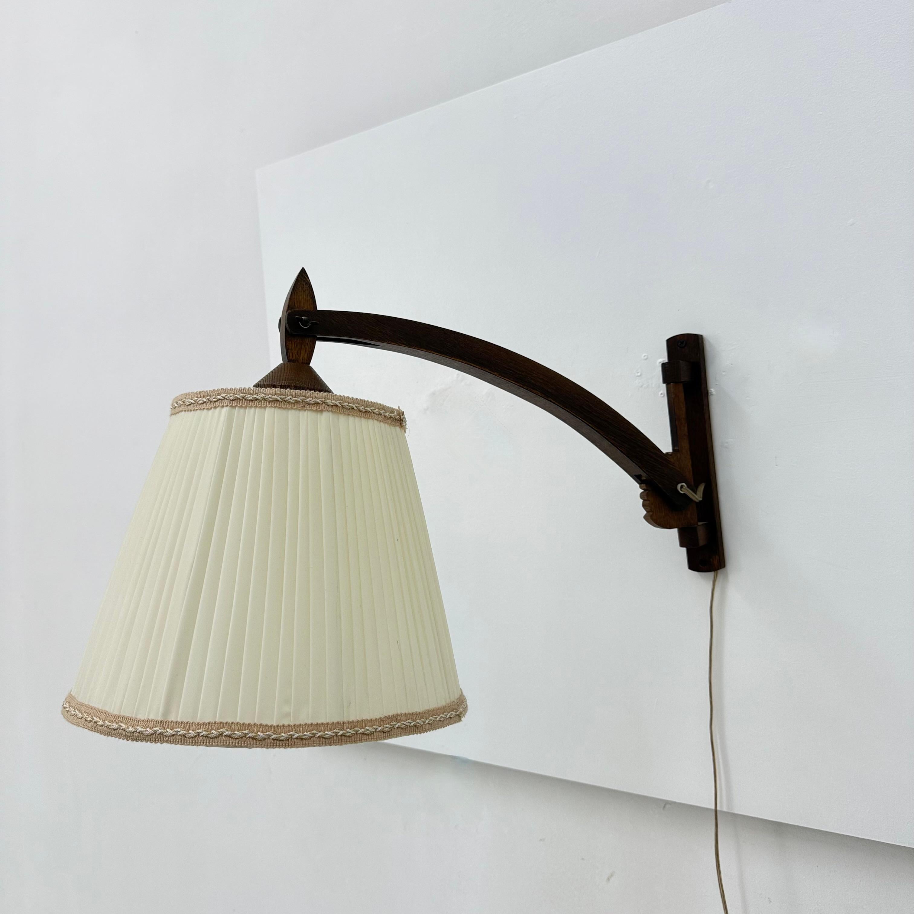 Néerlandais T.J.W Zweers lampe murale vintage en bois d'Oak Oak 1950s en vente