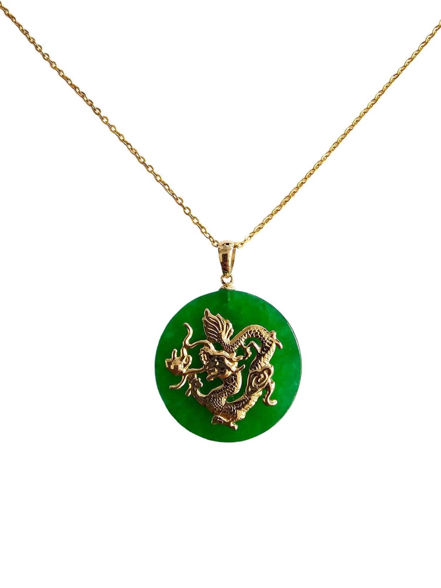TKO Green Jade Dragon Pendant (with 14K Yellow Gold) 25mm Disc In New Condition For Sale In Kowloon, HK