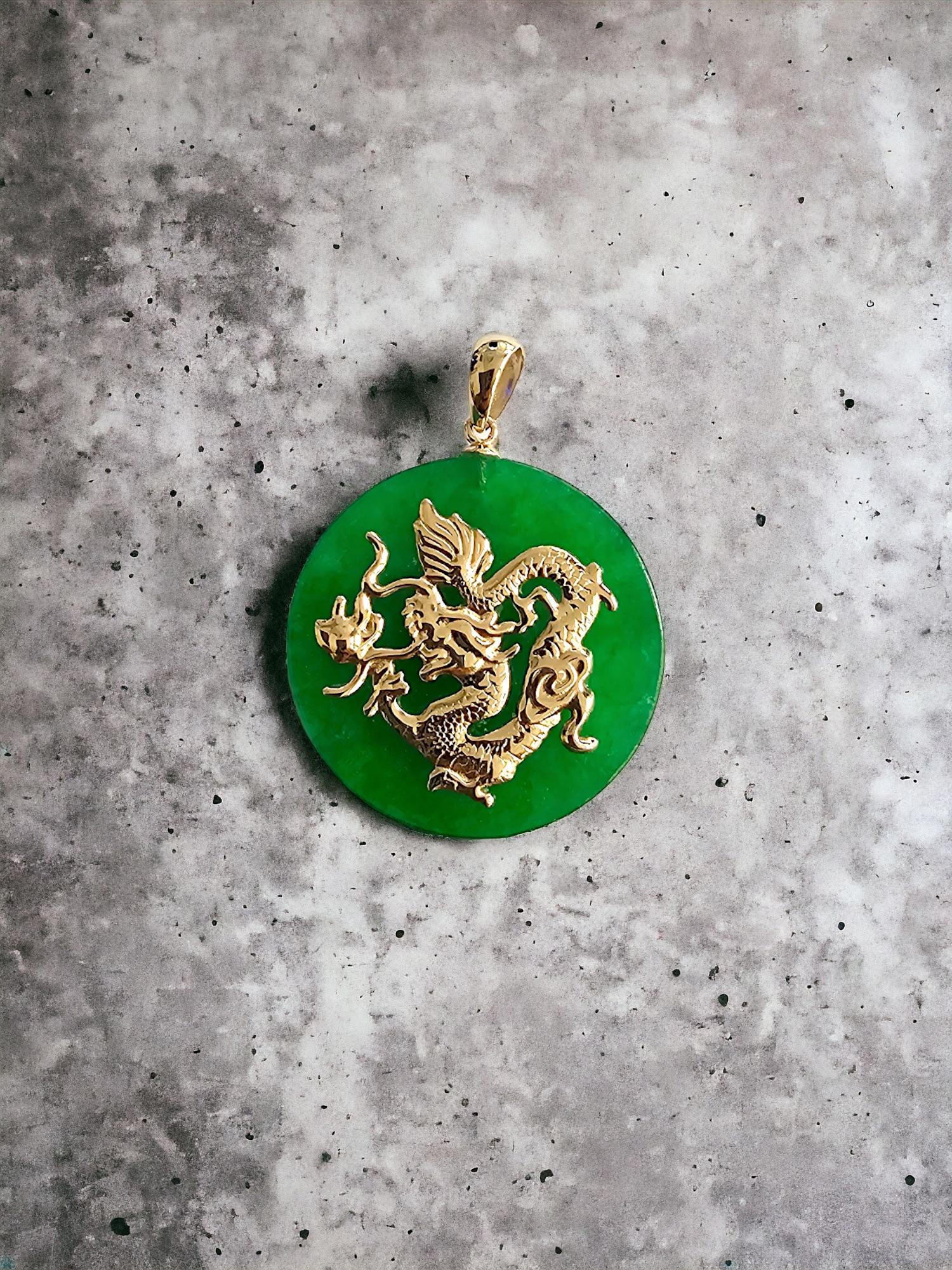 TKO Green Jade Dragon Pendant (with 14K Yellow Gold) 25mm Disc For Sale 4