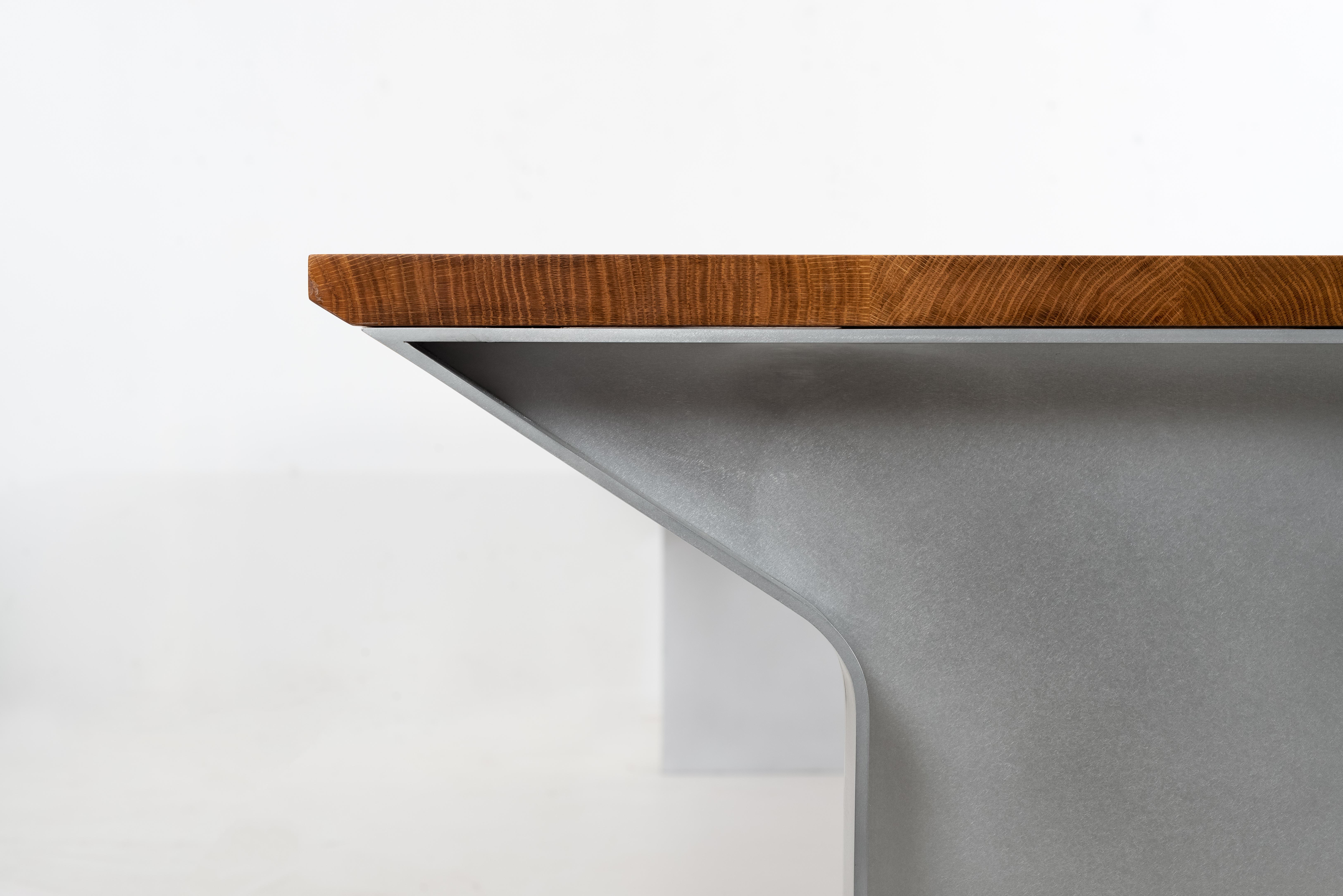 XXIe siècle et contemporain Table de salle à manger TM Dining Table 2.0 en aluminium ciré et chêne blanc de Jonathan Nesci en vente