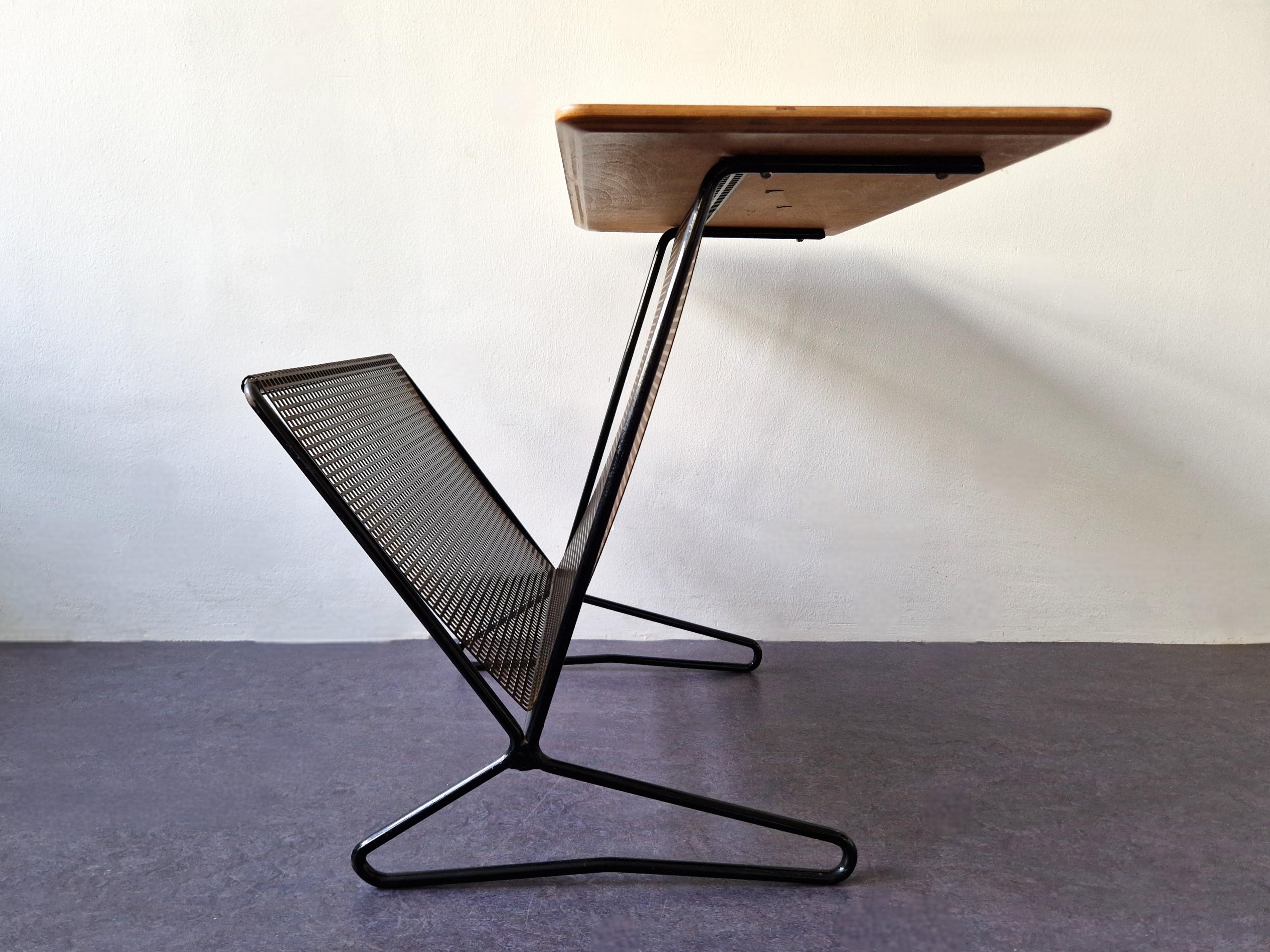 Mesa auxiliar/revistario TM05 de Cees Braakman para Pastoe, Países Bajos Años 50 en Bueno estado para la venta en Steenwijk, NL