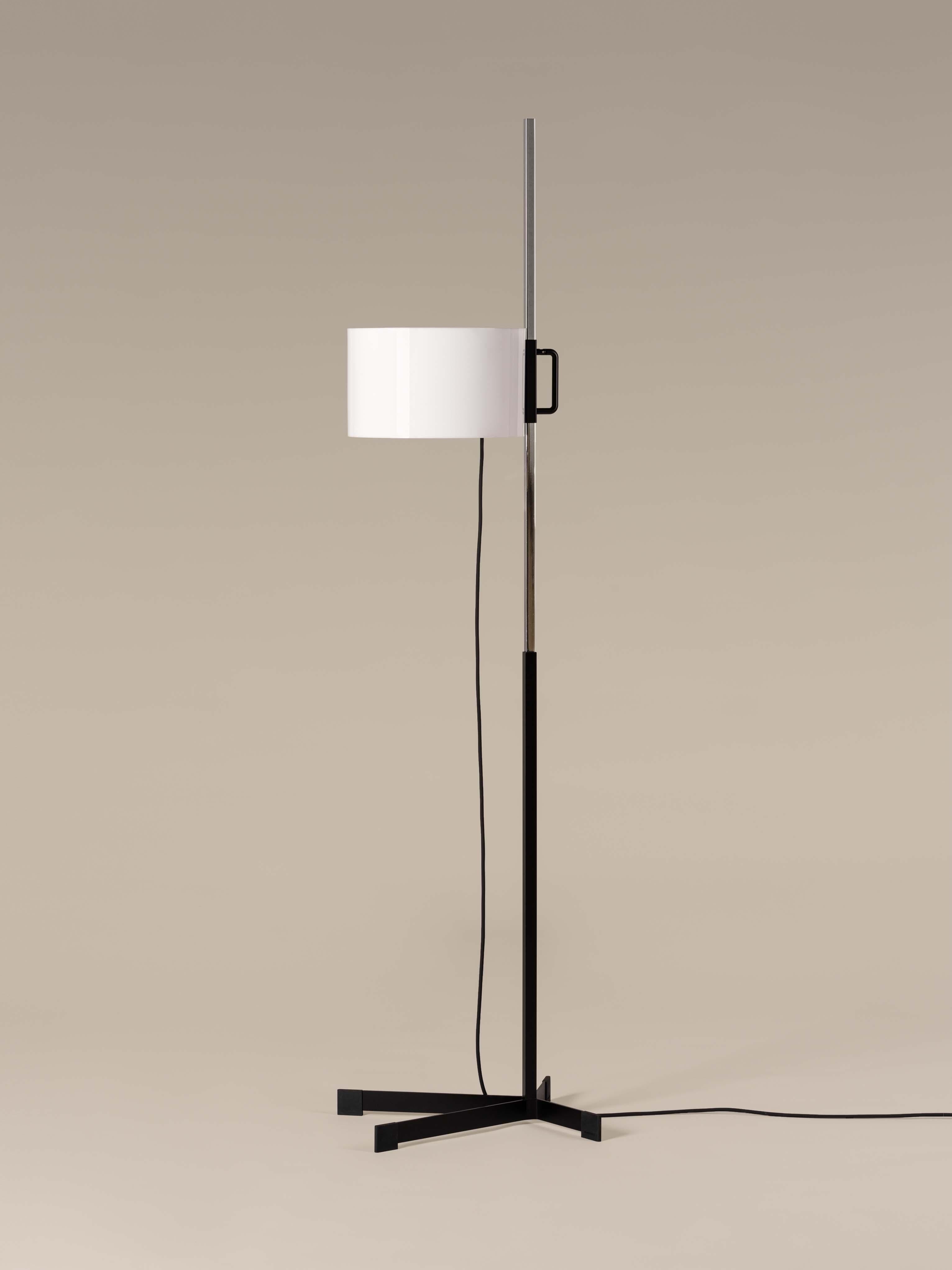 TMC floor lamp by Miguel Milá
Dimensions: D 30 x W 40 x H 171 cm
Materials: Metal, plastic.

In an exquisite show of intelligence and good taste, this representative of the adjustable TM series is the most elegant version, further embellished by