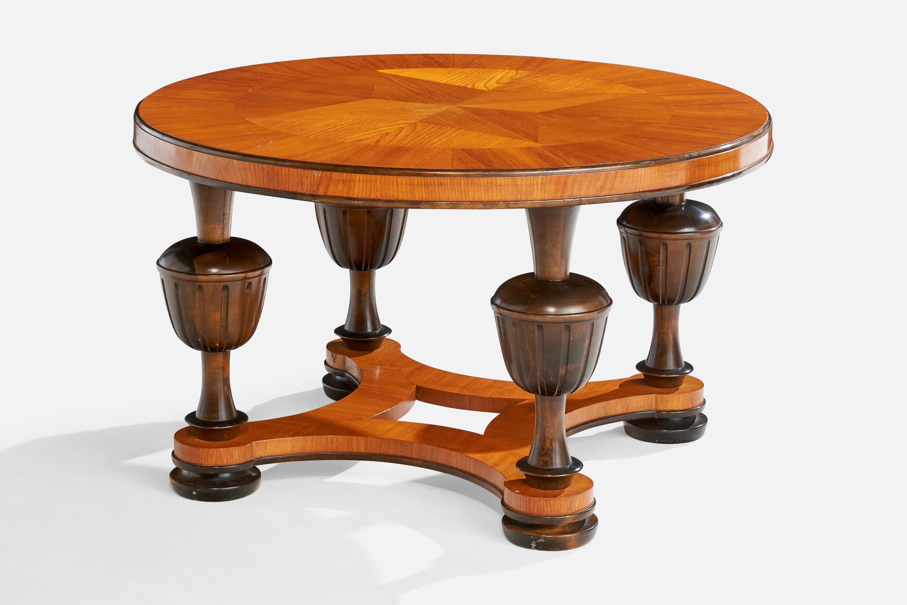 Table d'appoint en chêne et bouleau teinté foncé produite par TMF, Suède, 1943.

Dimensions : 24.4