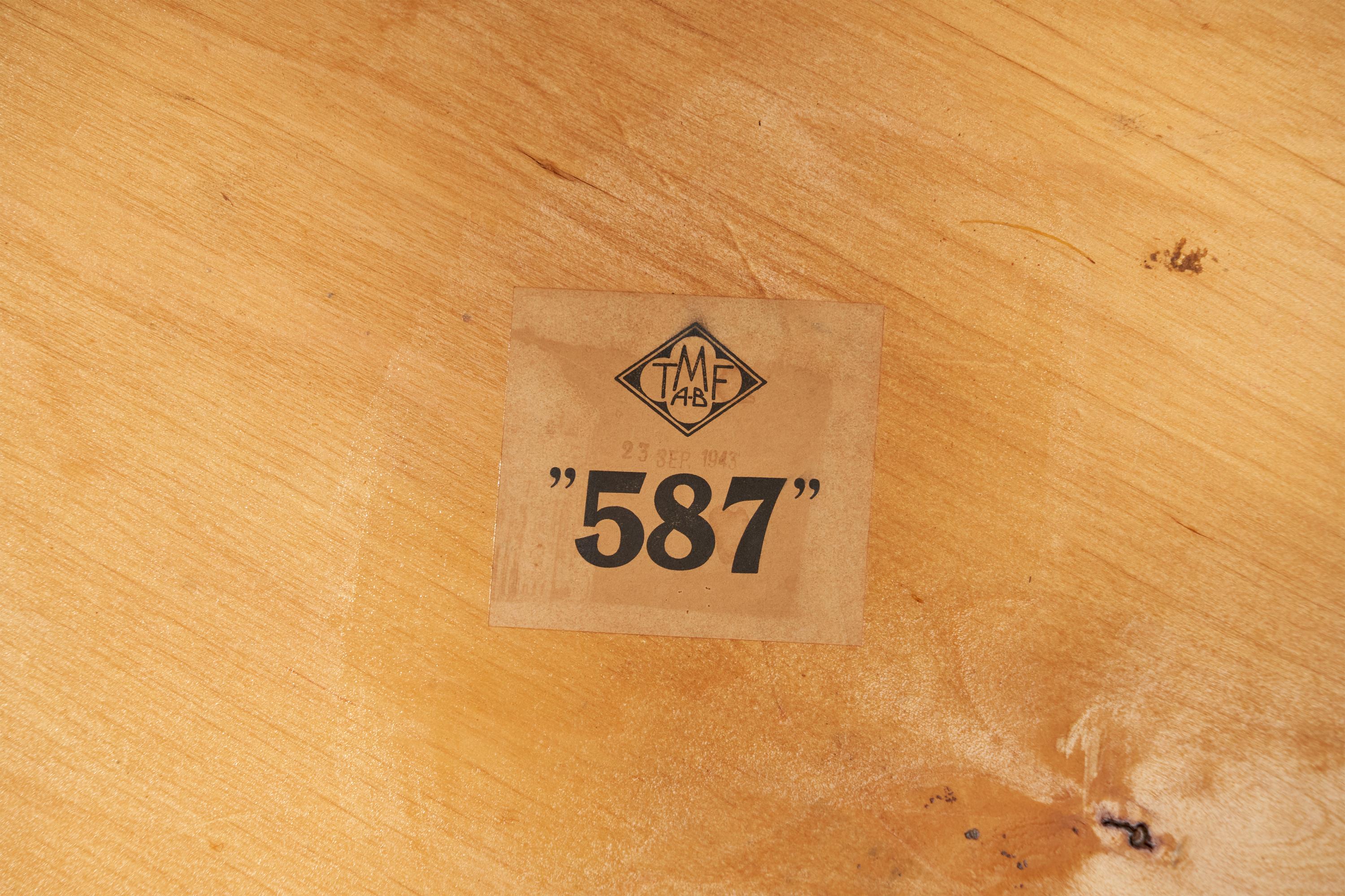 TMF, table d'appoint, chêne, bouleau, Suède, 1943 en vente 2