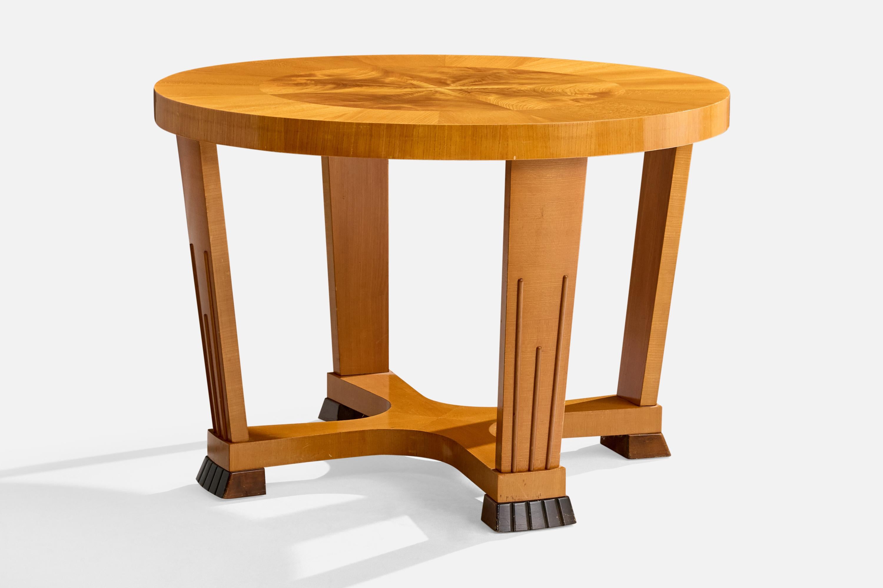 Ein Beistelltisch aus Holz, hergestellt von TMF AB, Schweden, ca. 1930er Jahre.

Gesamtabmessungen (Zoll): 24,25 