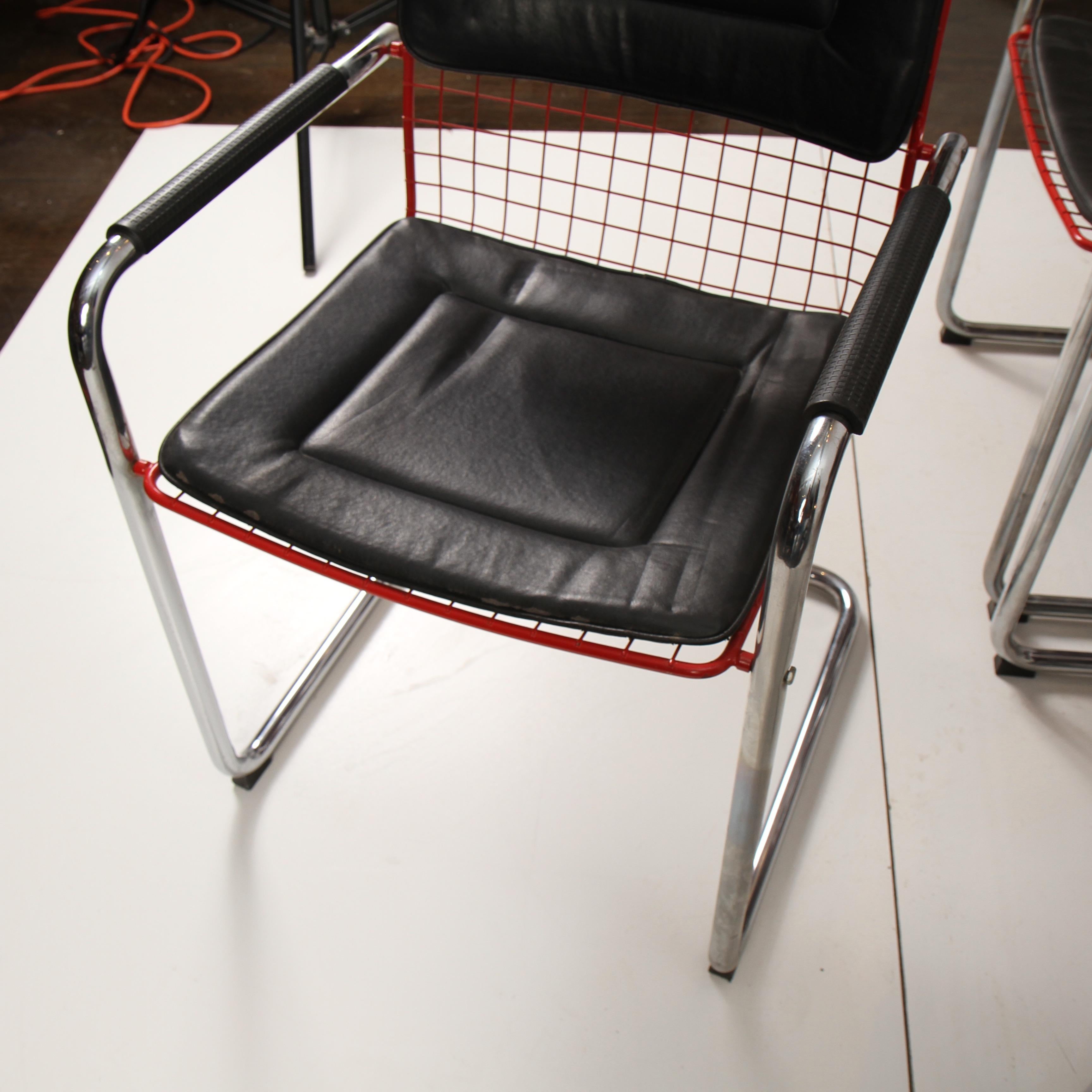 TMU Style Wire and Chrome Cantilevered Armchairs 1
