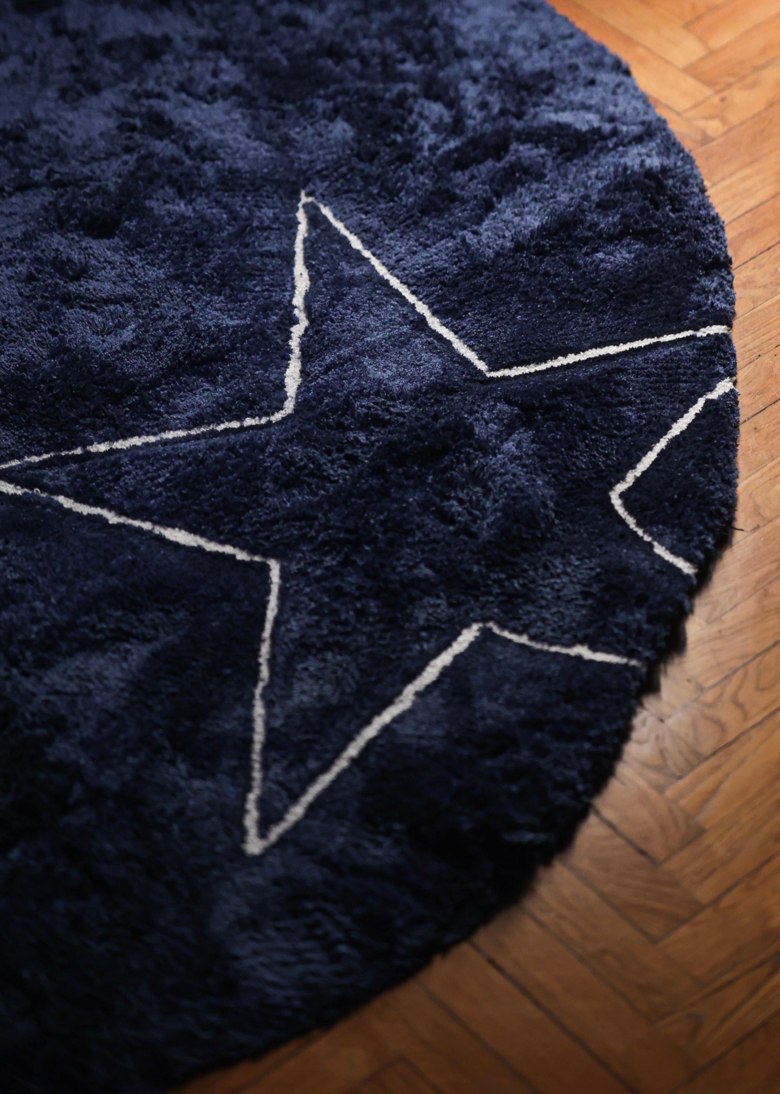 To Be Hand-Tufted Blue Rug, Take Me Up Collection by Paolo Stella  In New Condition For Sale In Legnano, IT