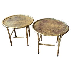 Paire de petites tables cocktails rondes en faux bambou et fer doré italien