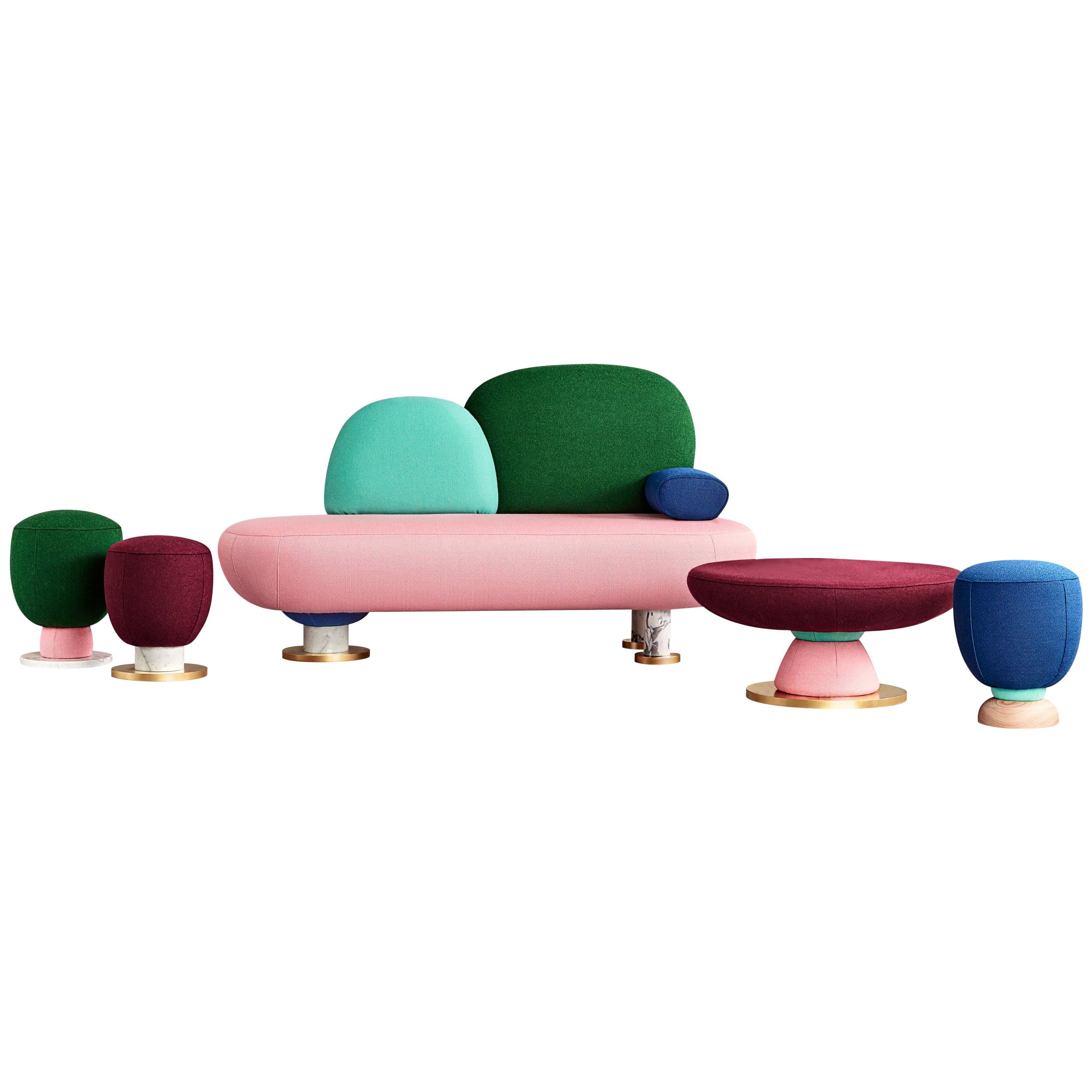 Perlenhocker Kollektion Ensemble Sofa, Tisch und Puffs von Pepe Albargues