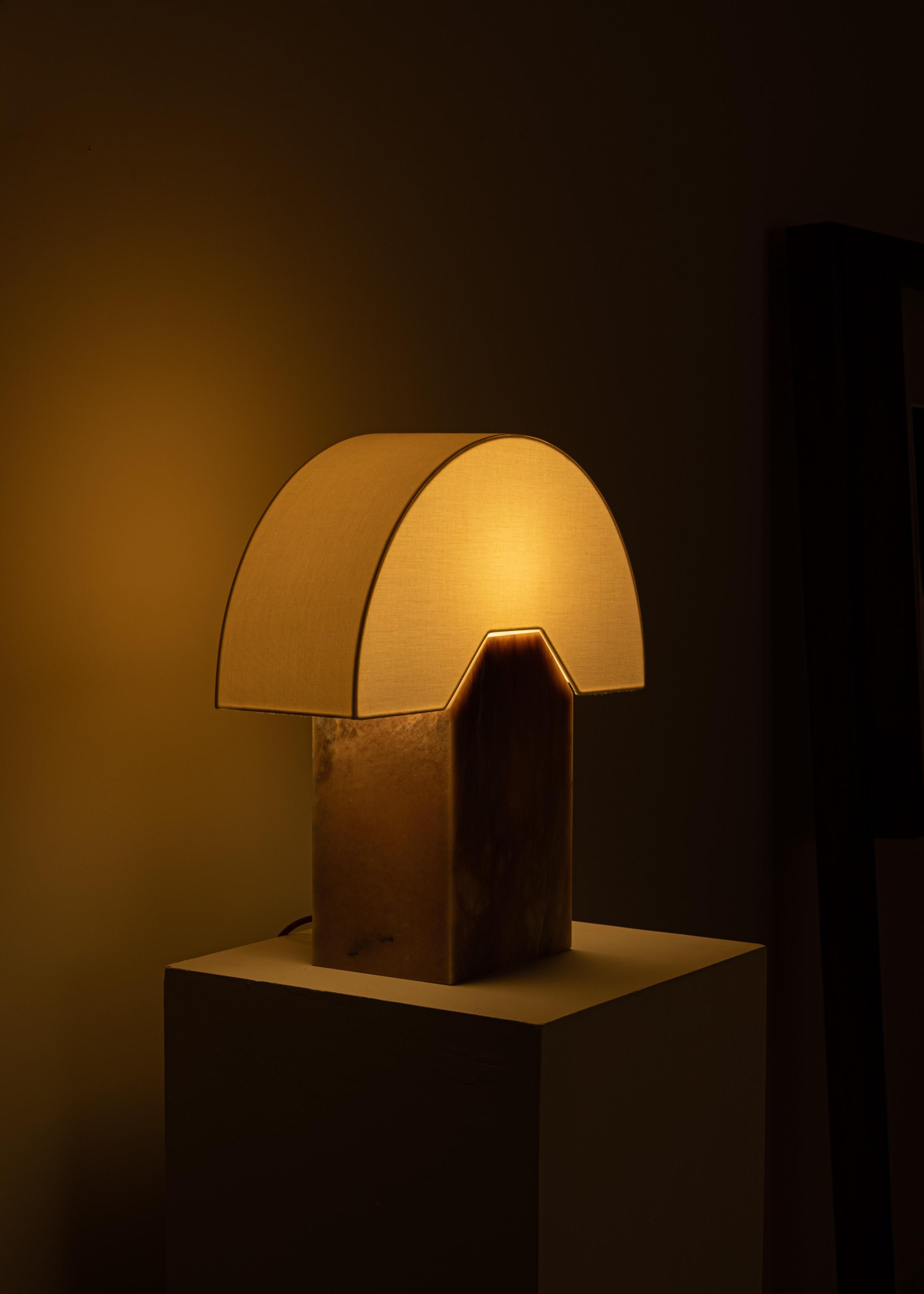 Tobacco Alabaster Edna Table Lamp by Simone & Marcel In New Condition For Sale In Geneve, CH