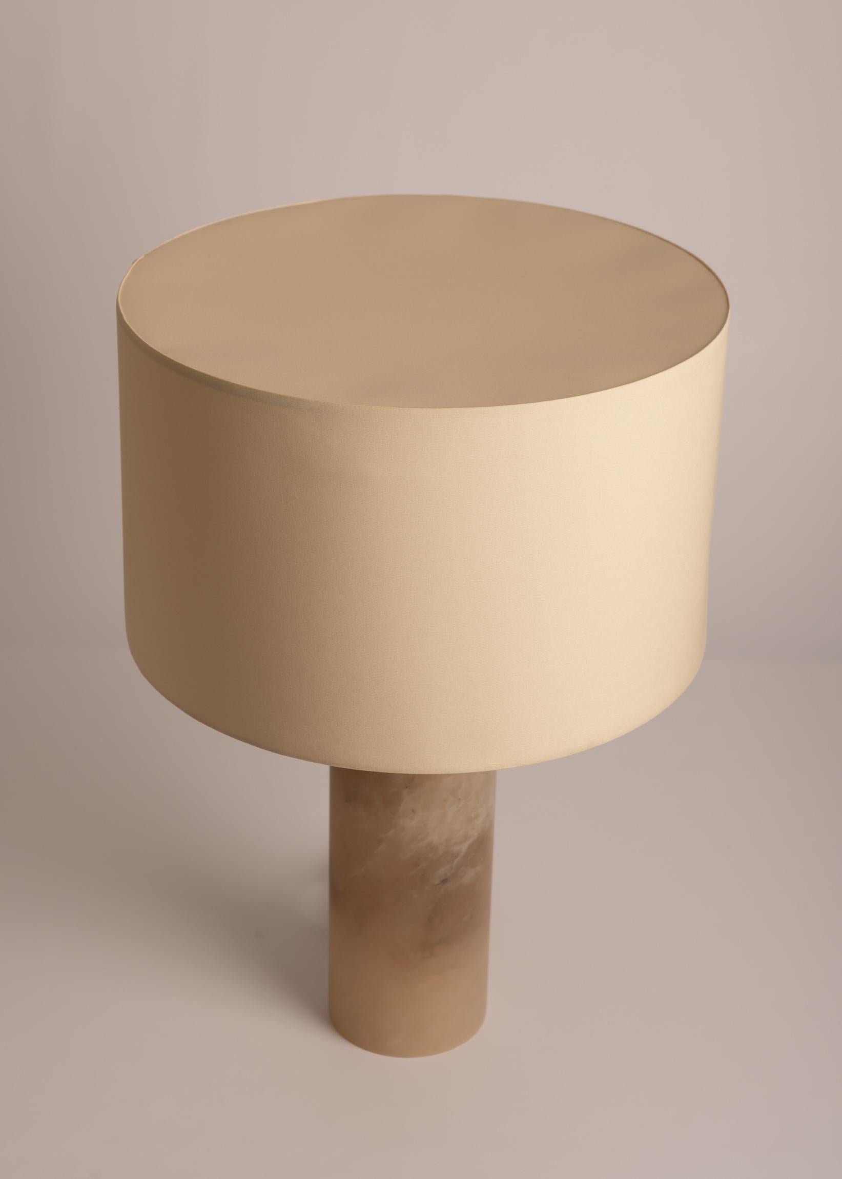 Tobacco Alabaster Pura Table Lamp by Simone & Marcel In New Condition For Sale In Geneve, CH