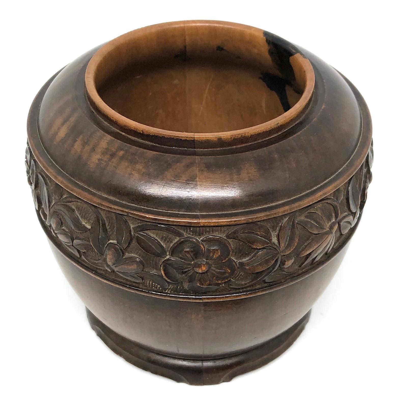 Hand-Carved Tobacco Jar Wood Carved Black Forest Brienz German Antique, 1900s For Sale