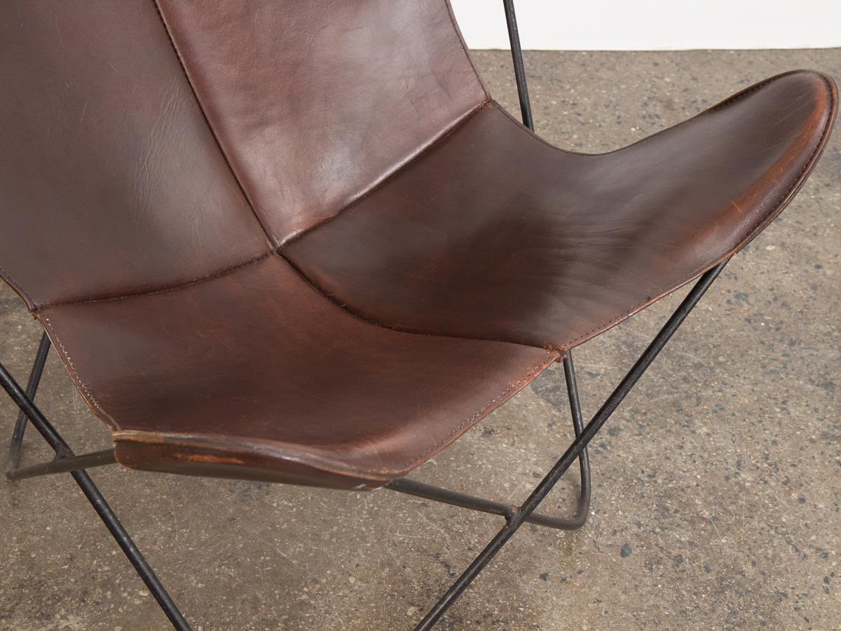 20ième siècle Chaise papillon Hardoy en cuir tabac pour Knoll