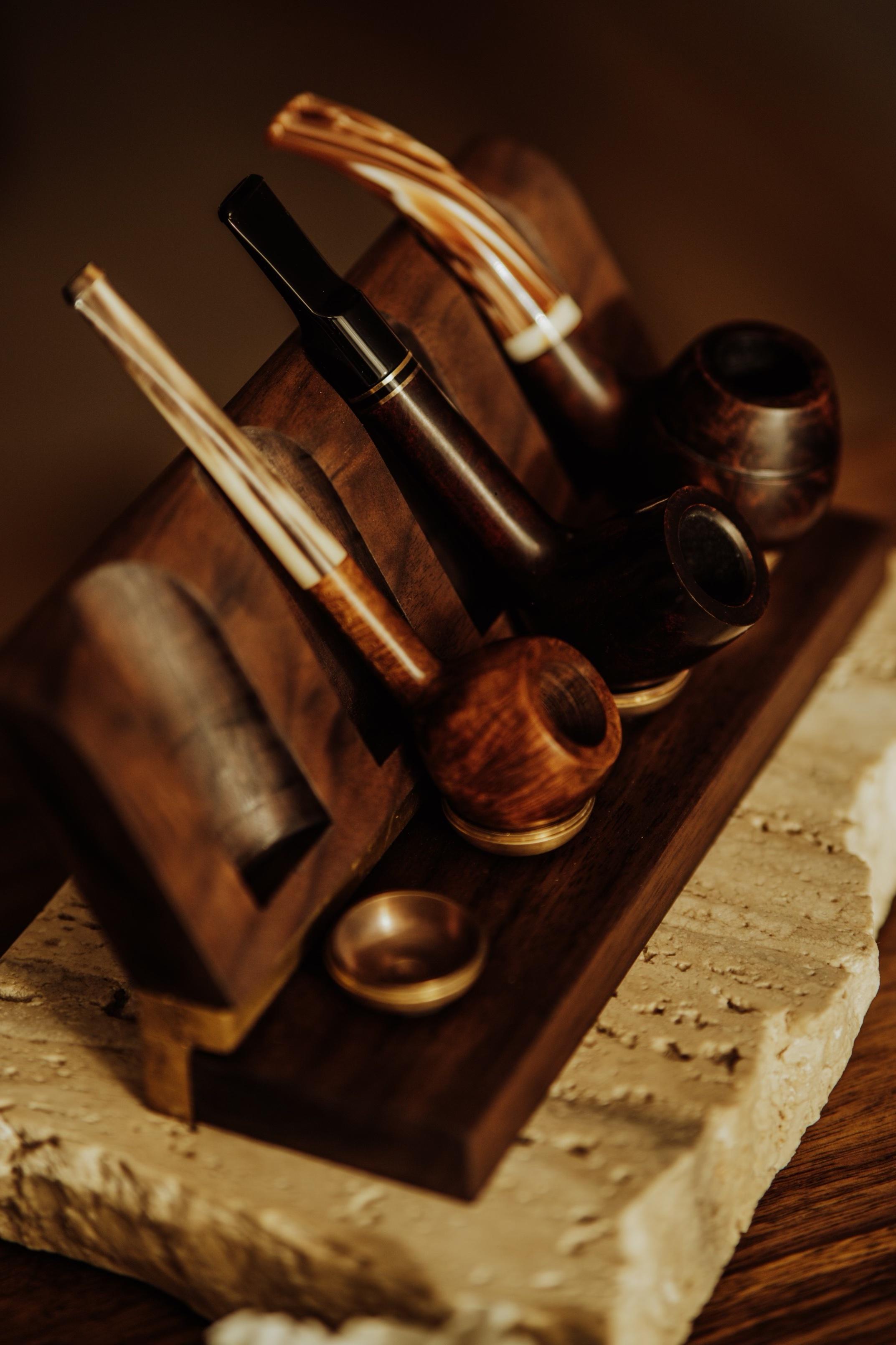 Contemporary Tobacco pipes stand For Sale