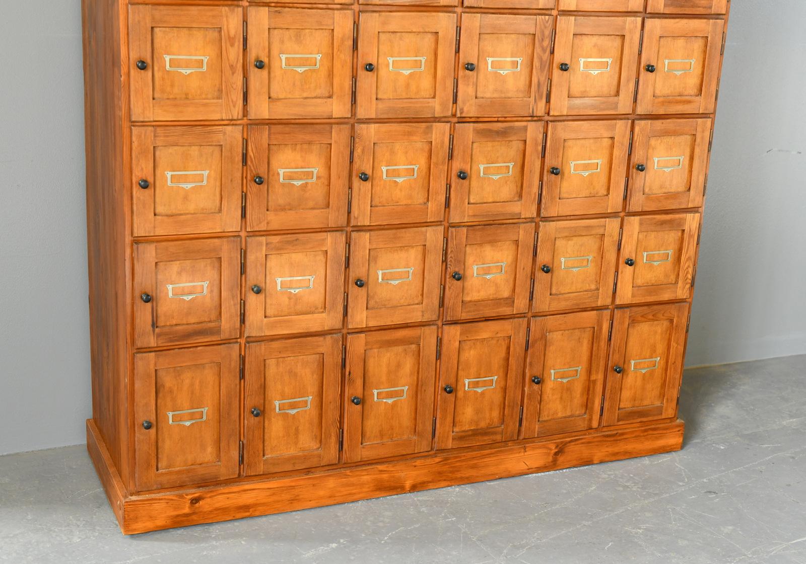 Tobacconist's Shop Cabinet Circa 1930s In Good Condition For Sale In Gloucester, GB