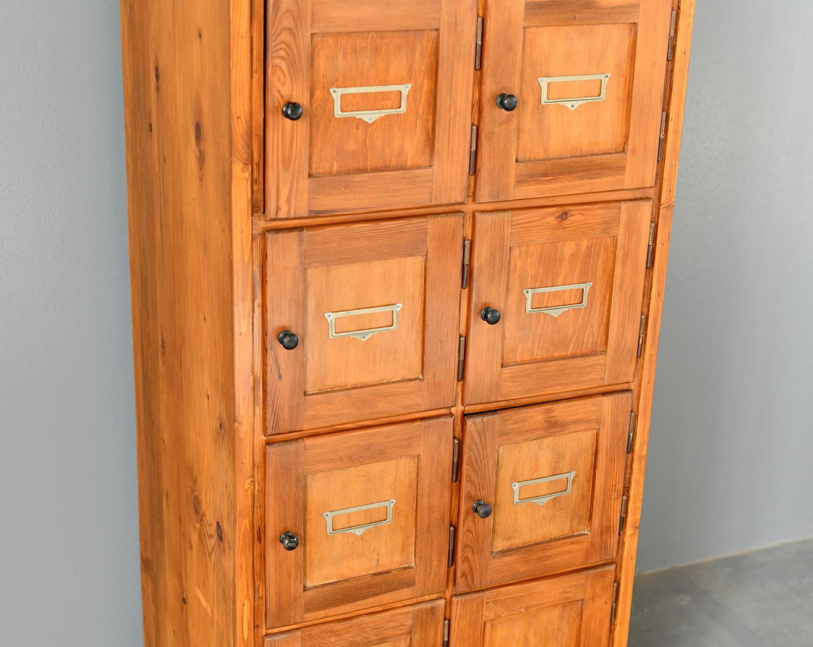 Metà XX secolo Armadietto per tabaccheria, anni '30 circa in vendita