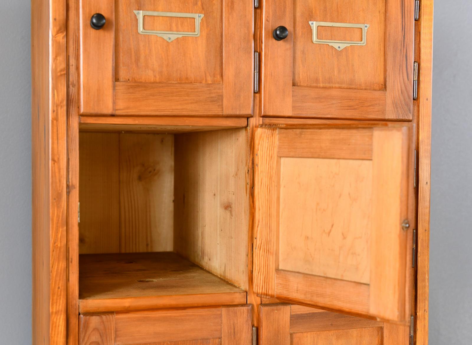 Armadietto per tabaccheria, anni '30 circa in vendita 2