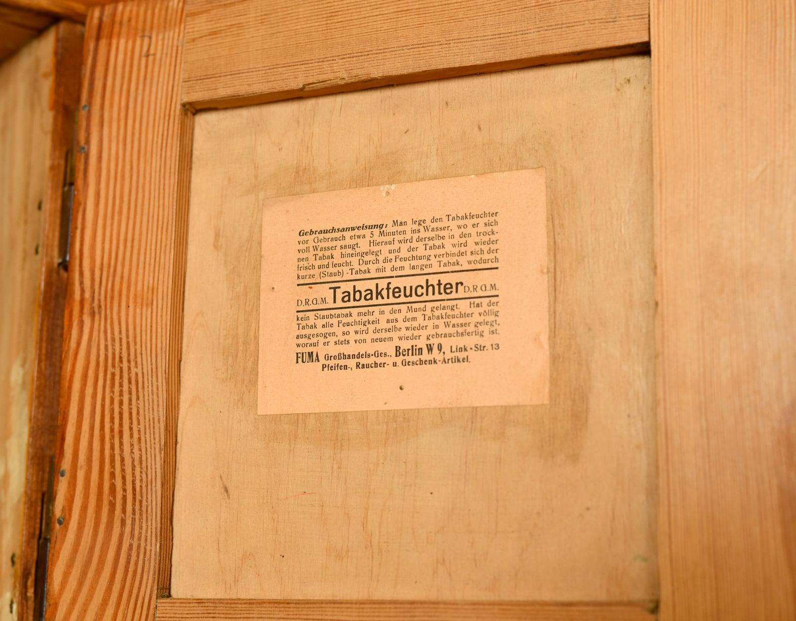 Armadietto per tabaccheria, anni '30 circa in vendita 3