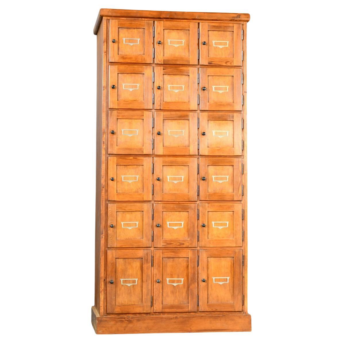 Tabakladenschrank CIRCA 1930er Jahre