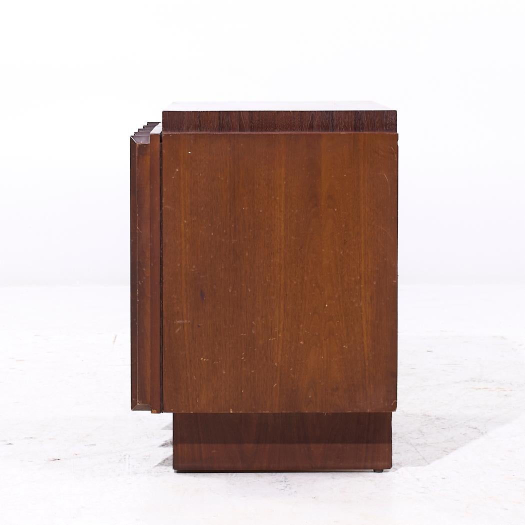 Tobago Brutalist Mid Century Walnut Nightstands - Pair For Sale 2