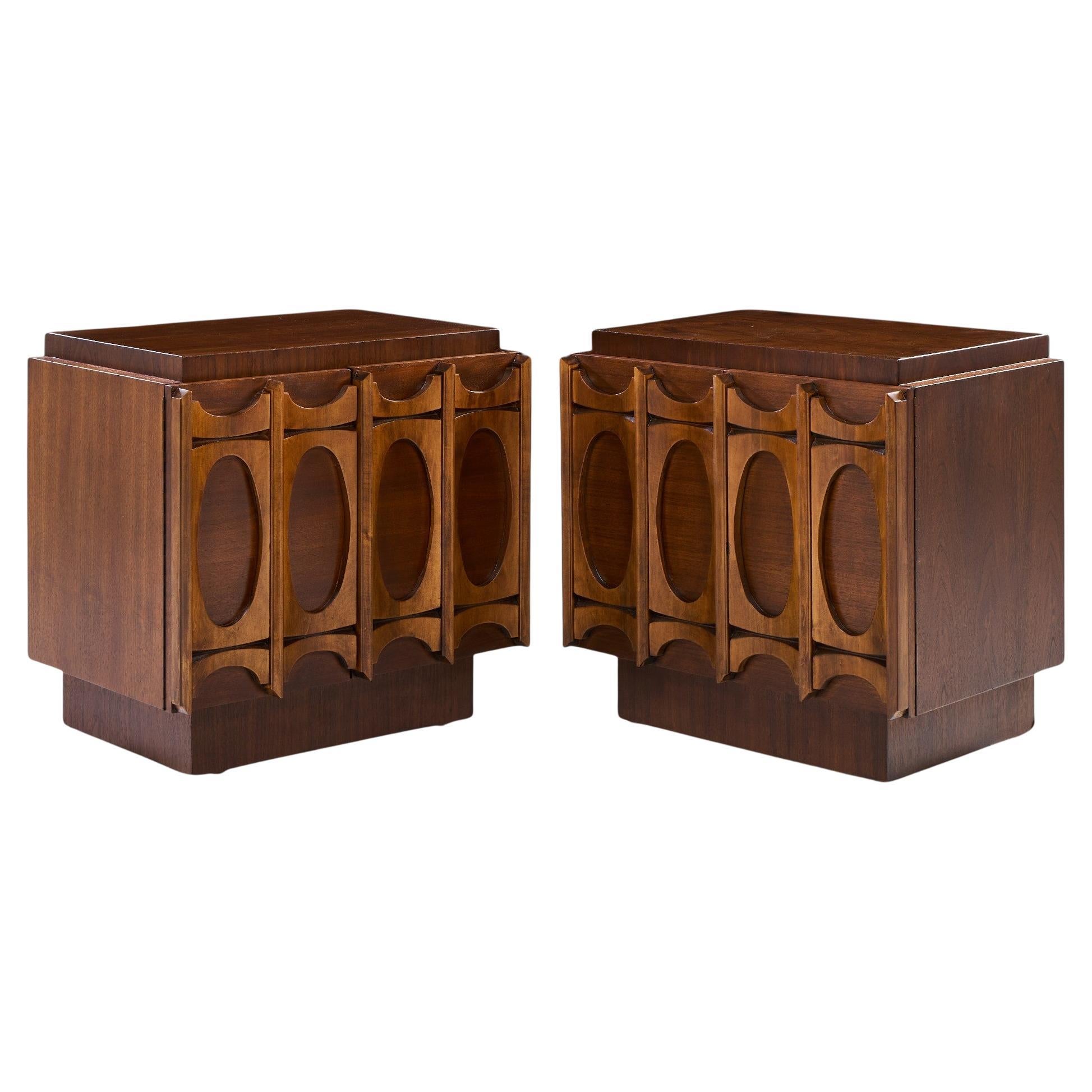 Paire de tables de nuit en noyer Tobago Brutalist Mid Century