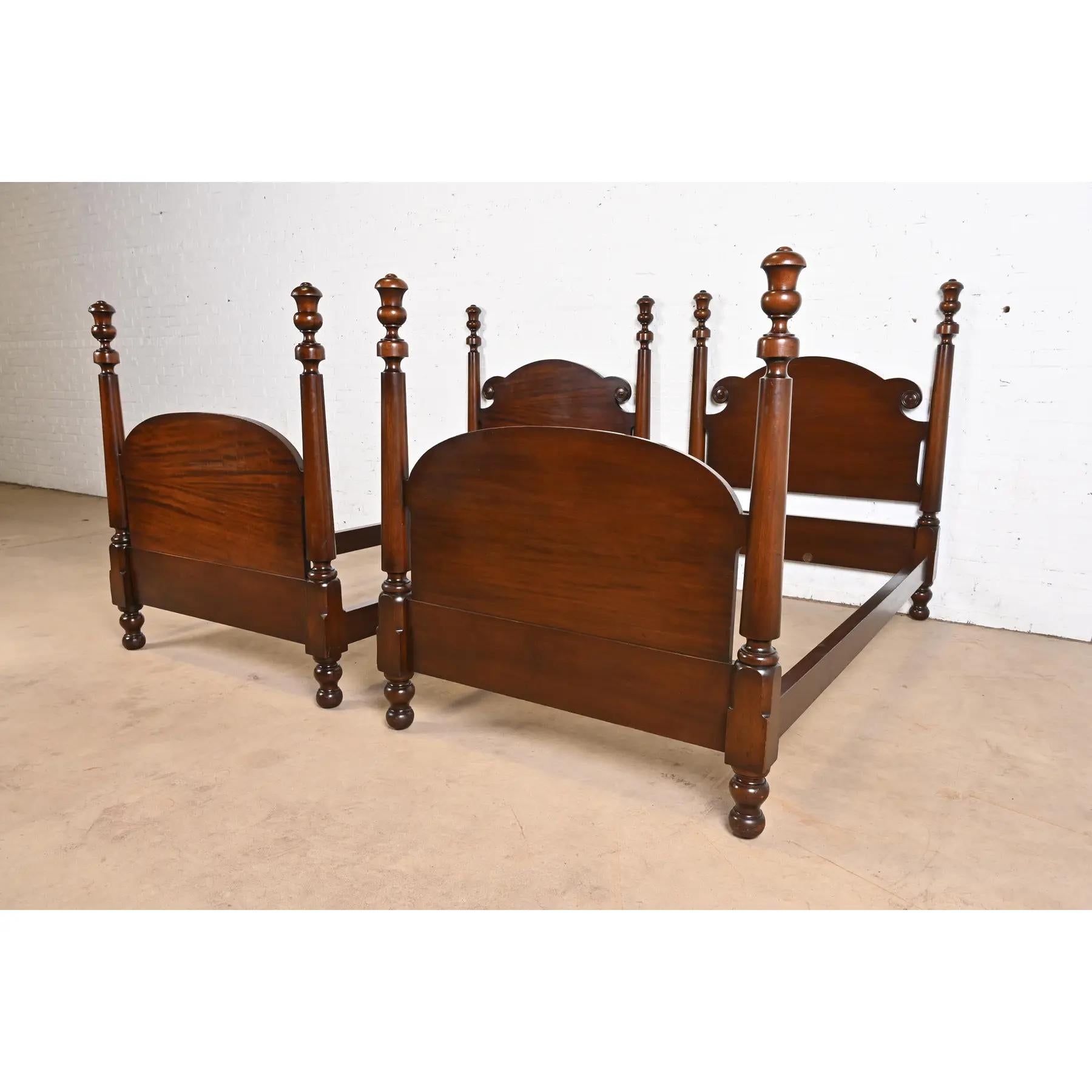 American Tobey Furniture Antique Georgian Carved Solid Mahogany Twin Size Poster Beds For Sale