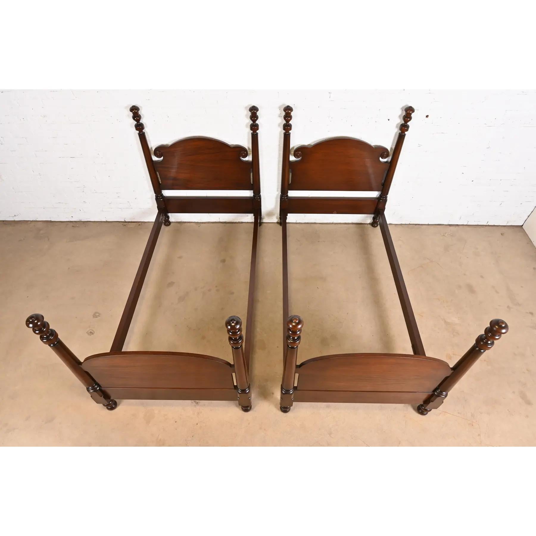 Tobey Furniture Antique Georgian Carved Solid Mahogany Twin Size Poster Beds For Sale 1