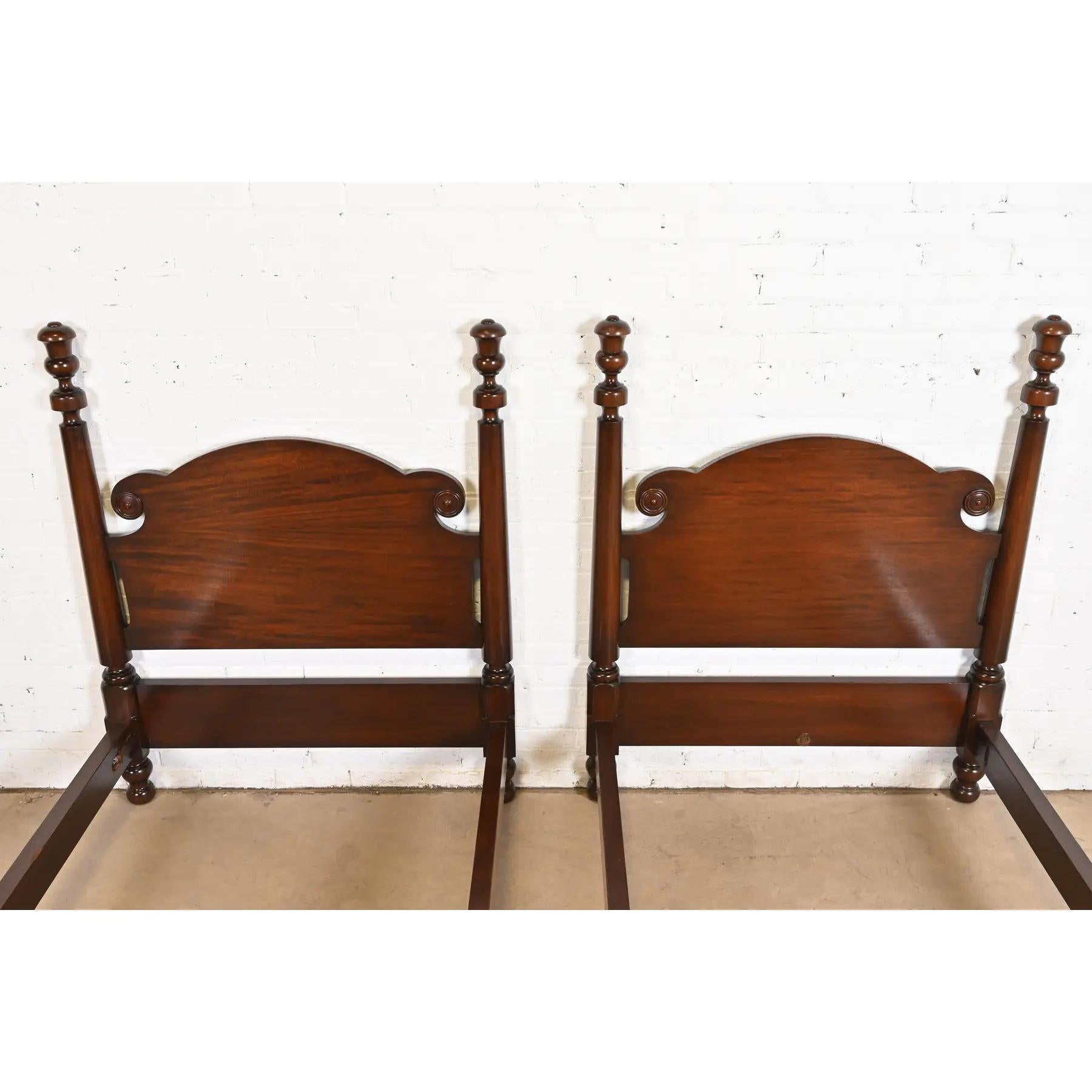 Tobey Furniture Antique Georgian Carved Solid Mahogany Twin Size Poster Beds For Sale 2