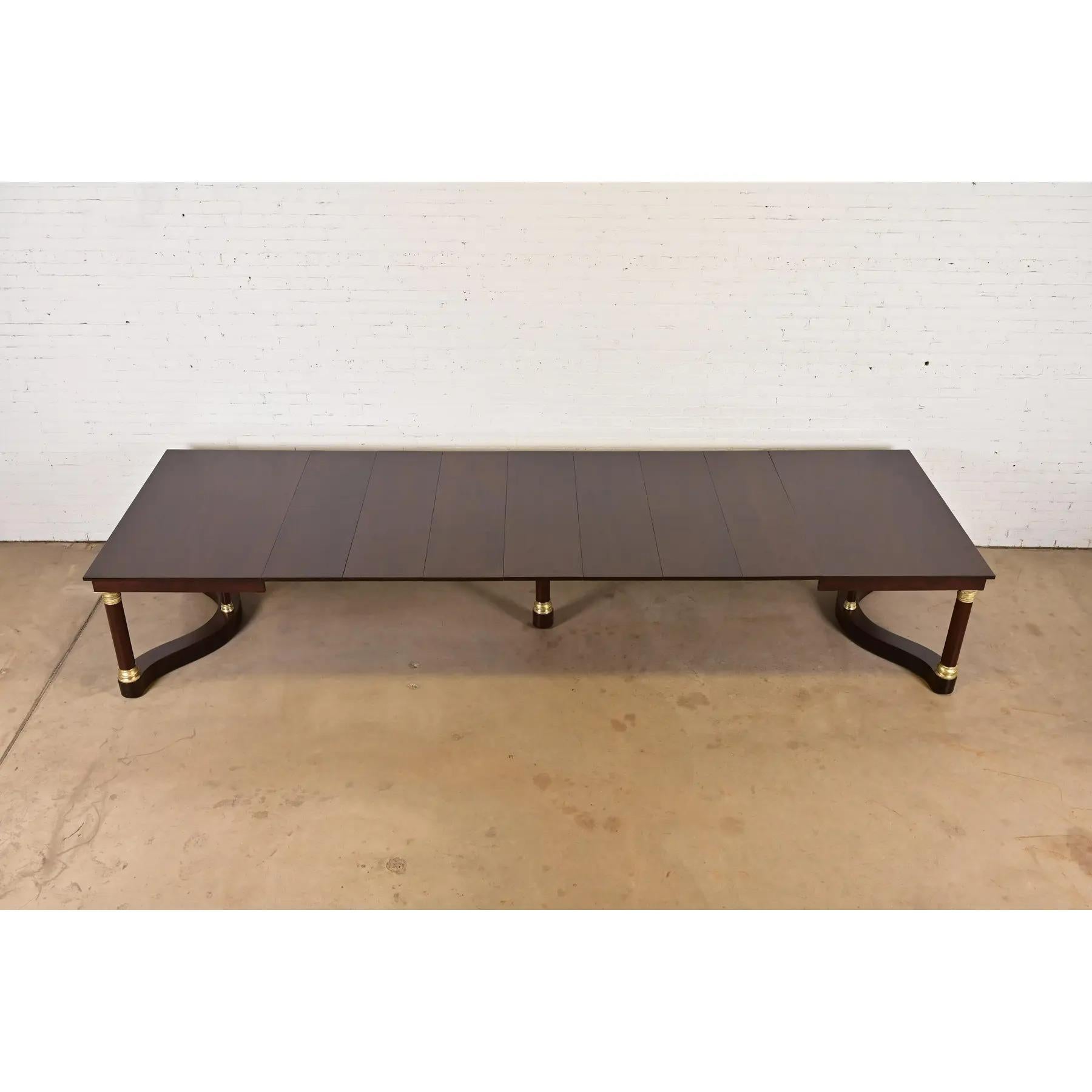 Tobey Furniture Monumental Antique French Empire Mahagoni und Messing Esstisch im Angebot 5