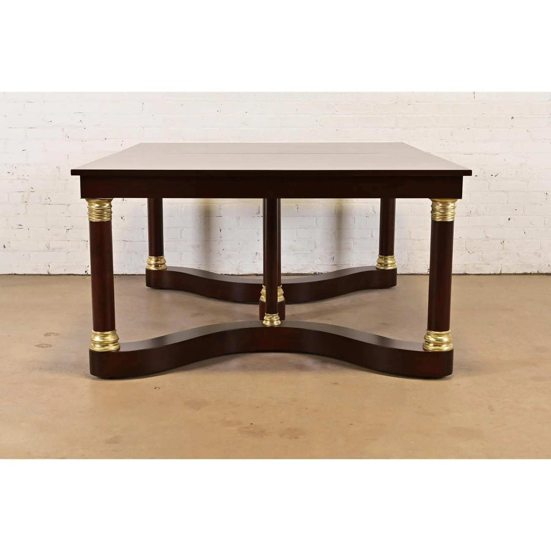 Tobey Furniture Monumental Antique French Empire Mahagoni und Messing Esstisch im Angebot 8