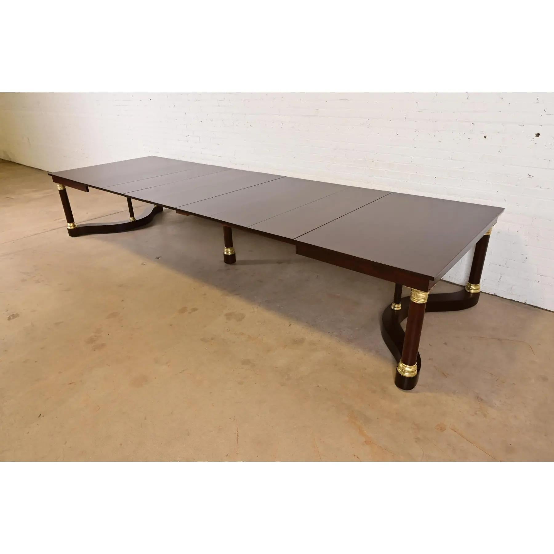 Tobey Furniture Monumental Antique French Empire Mahagoni und Messing Esstisch im Angebot 4