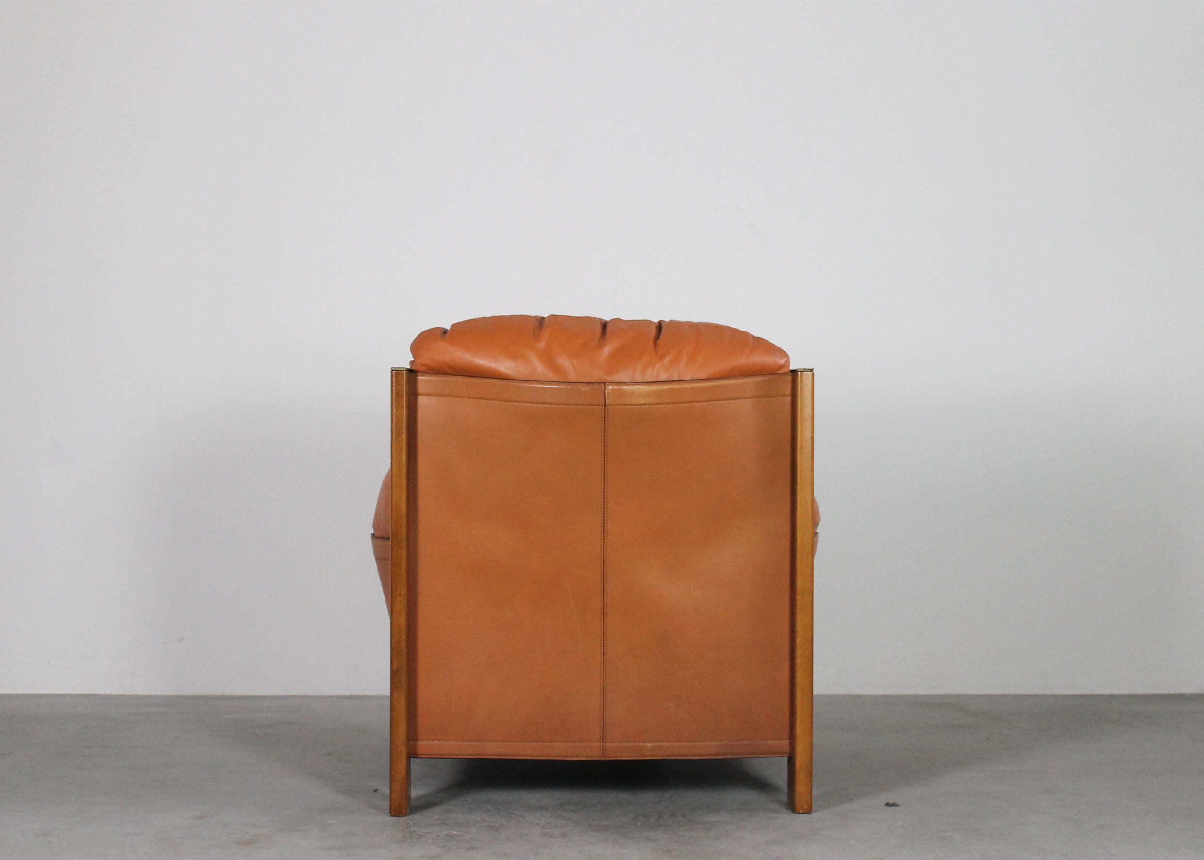 Italian Tobia & Afra Scarpa Armchair in Wood and Leather by Maxalto 1975 Italy For Sale