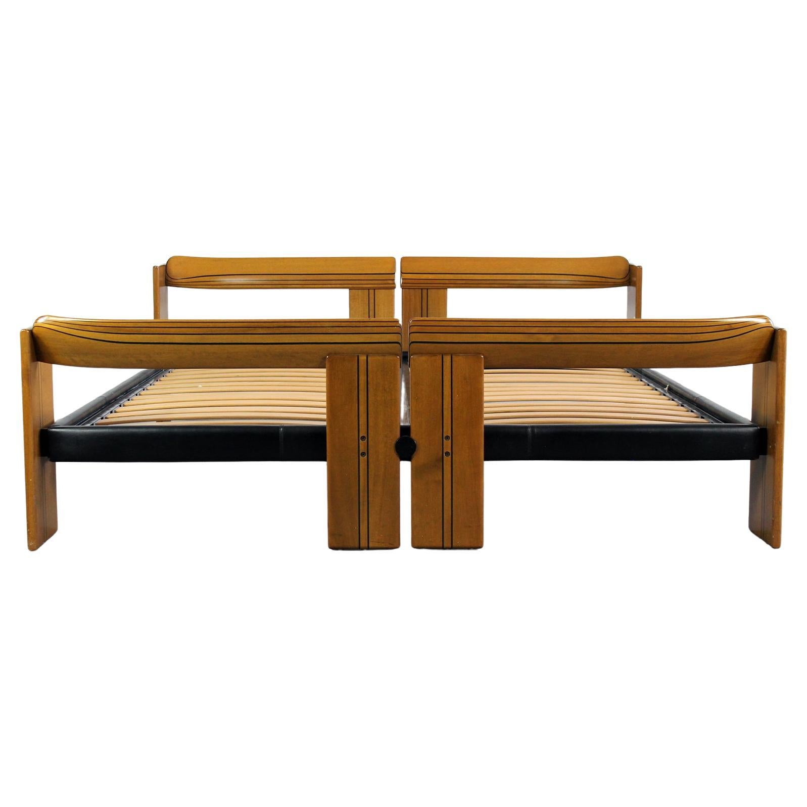 Tobia & Afra Scarpa Artona Bed Frame in Walnut and Leather by Maxalto 1970s  For Sale