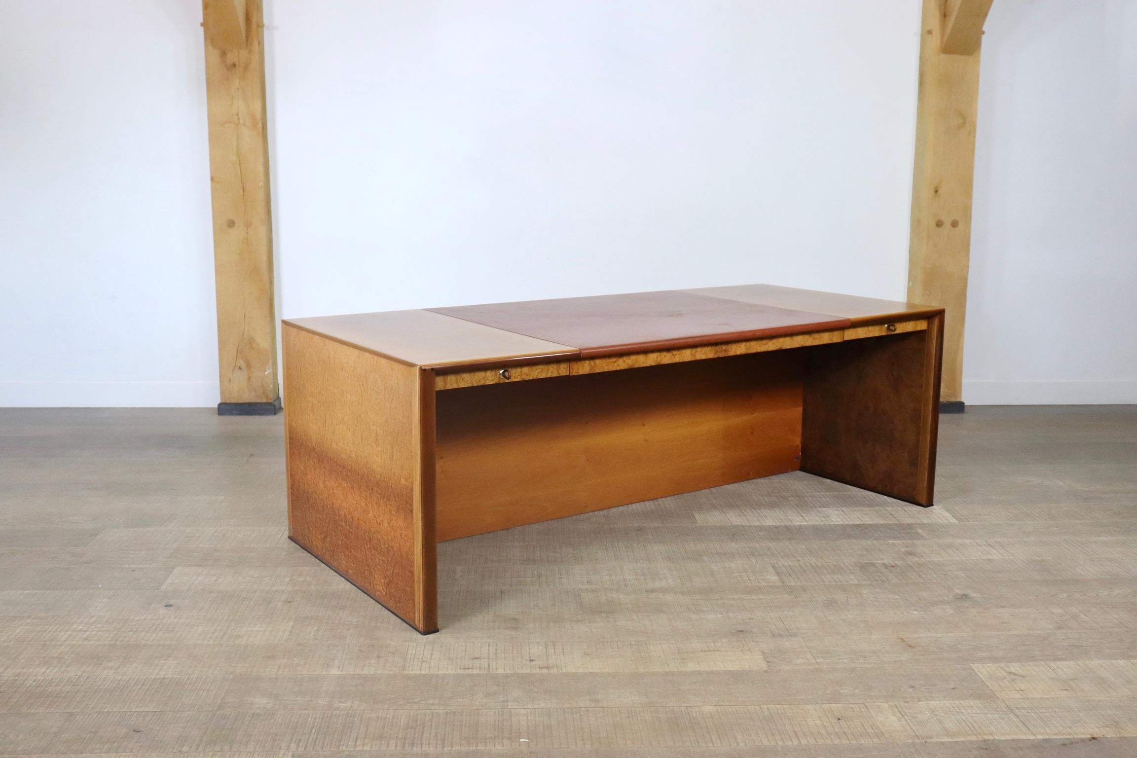 Incredible Artona series writing desk for Maxalto, designed by Afra & Tobia Scarpa, 1979 and produced by Maxalto, Italy. 
The stunning laquered walnut burl and ebony wood give a luxurious and warm feeling to any space. Tobia & Afra Scarpa for
