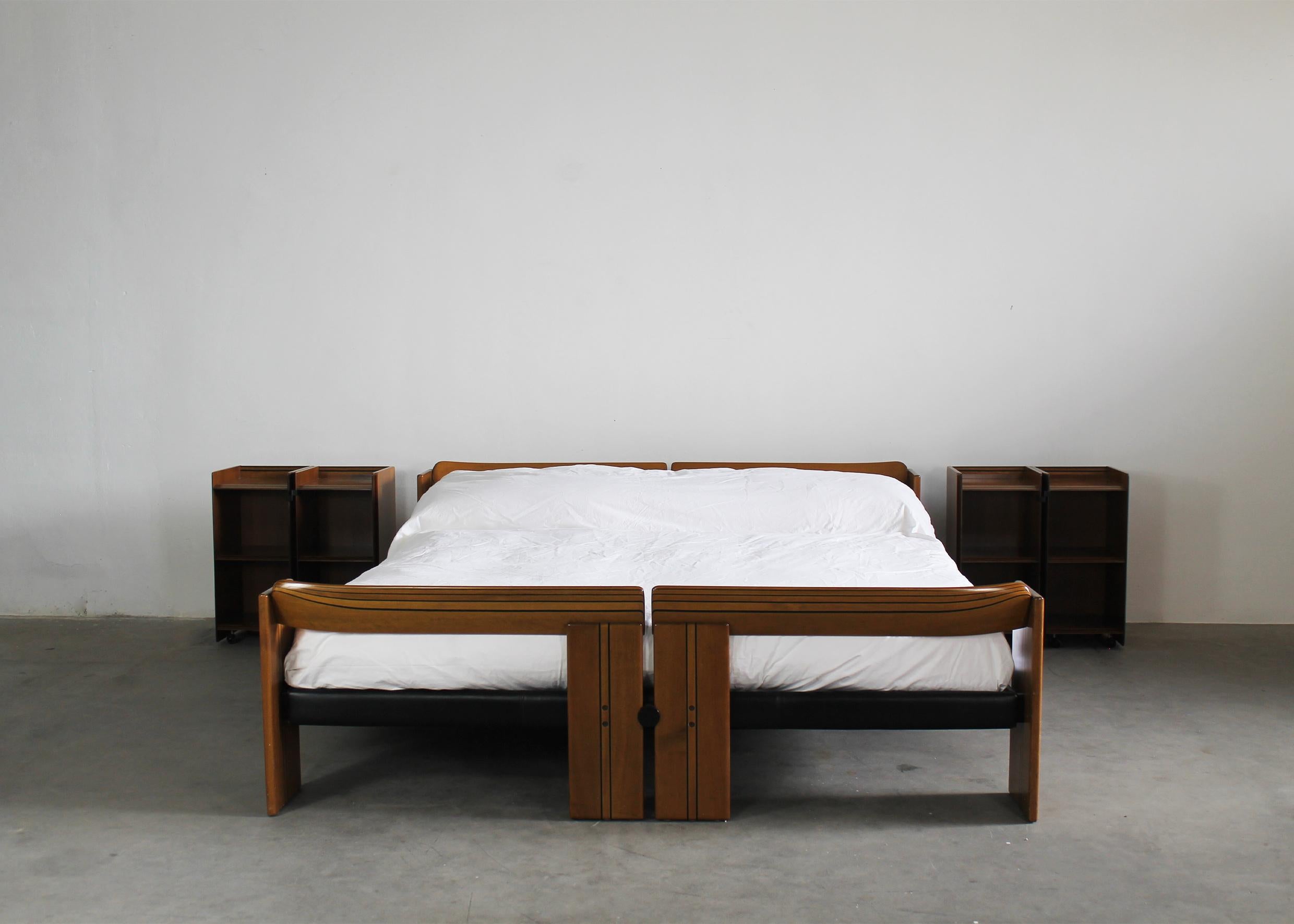 Mid-Century Modern Tobia & Afra Scarpa Bedroom Set Artona with Bed and Nightstands by Maxalto 1970s
